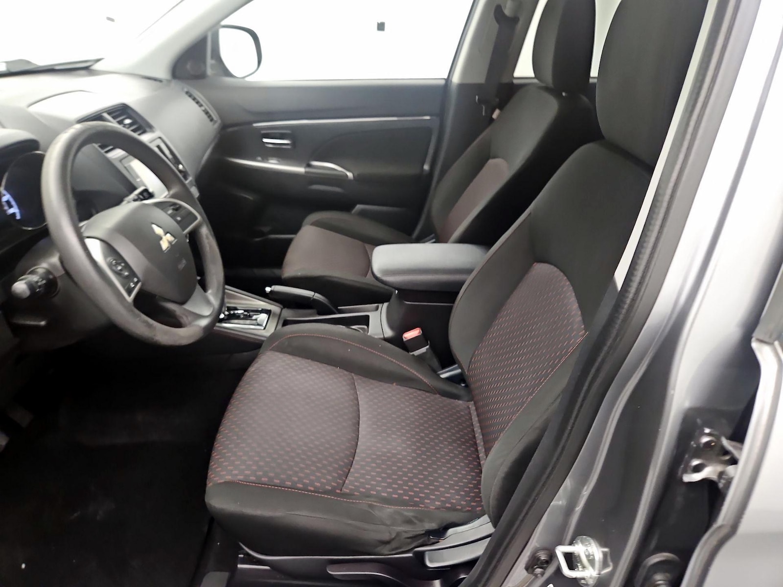2019 Mitsubishi Outlander Sport ES - Photo 12