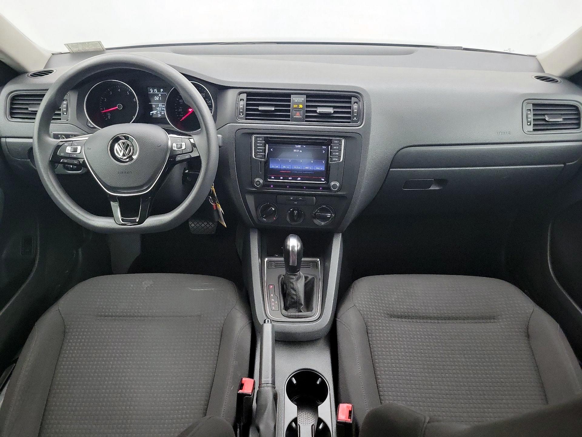 Thumbnail: 2016 Volkswagen Jetta - 9