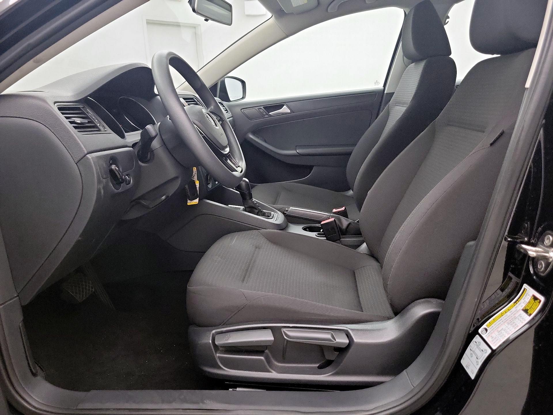 Thumbnail: 2016 Volkswagen Jetta - 11