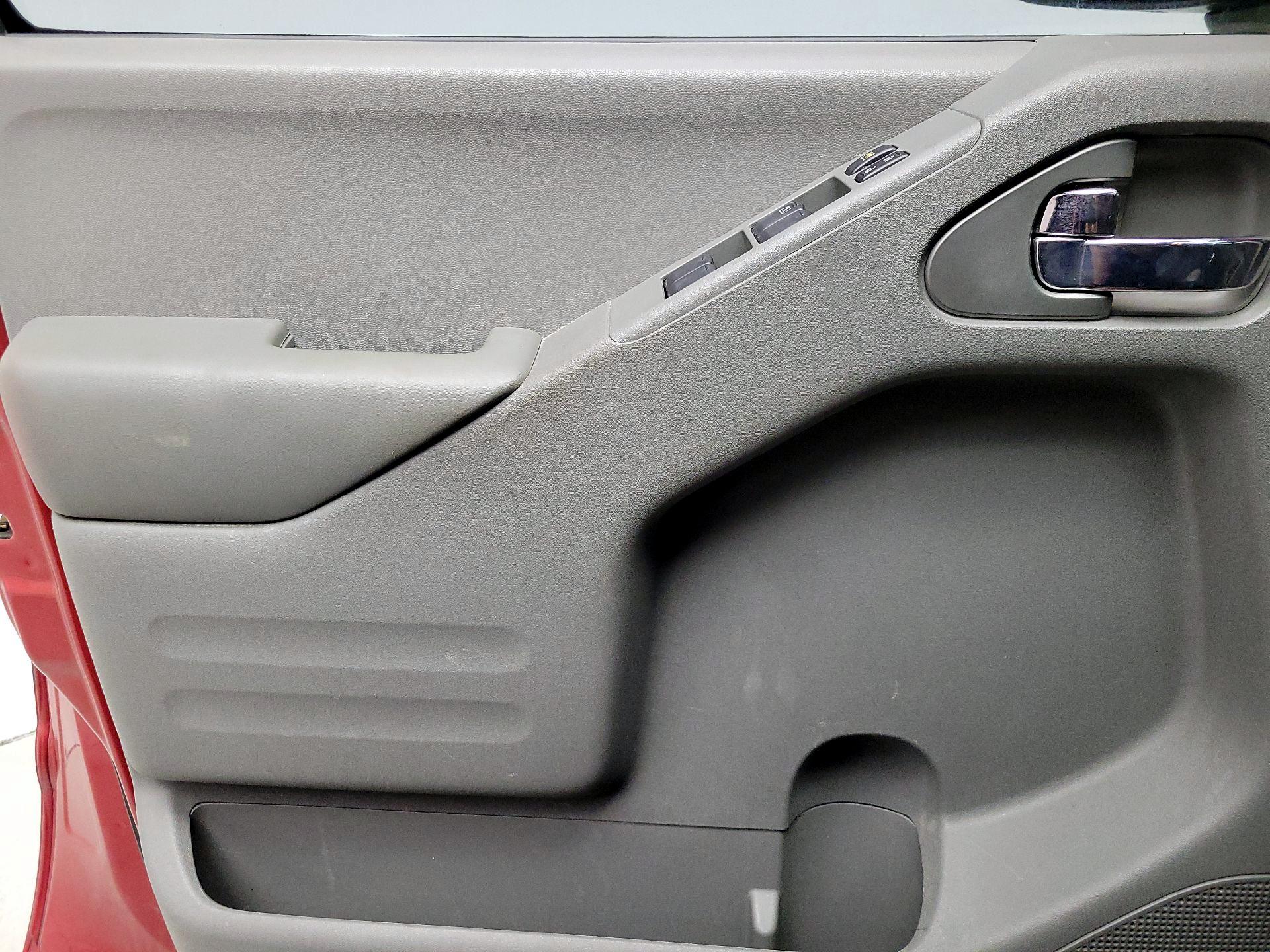Thumbnail: 2015 Nissan Frontier - 12