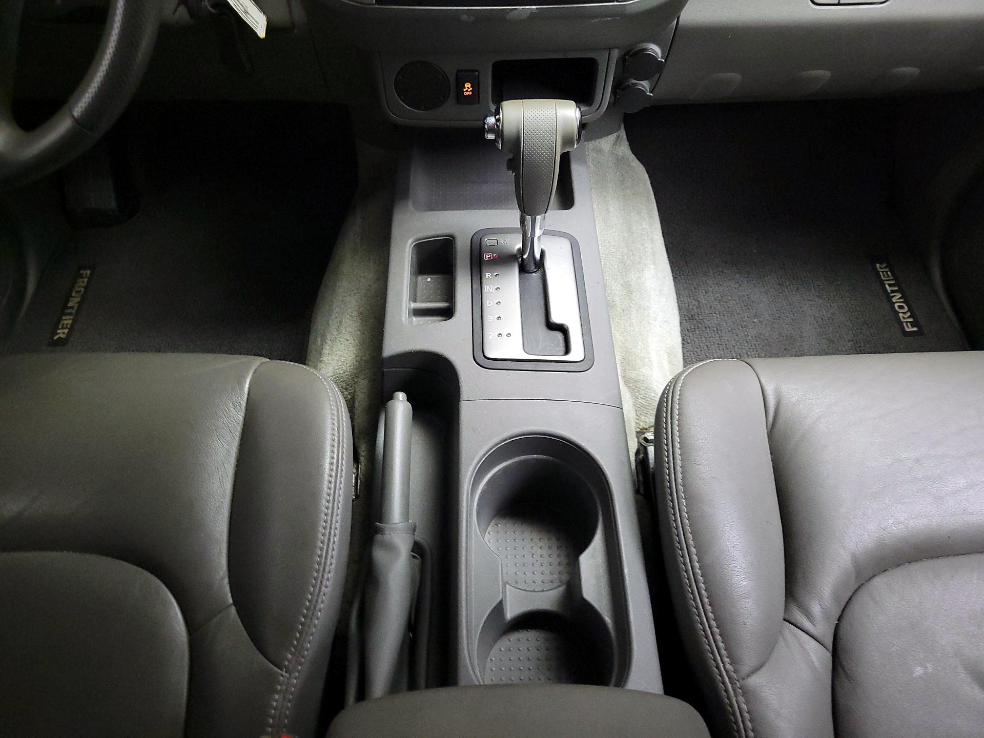 Thumbnail: 2015 Nissan Frontier - 16