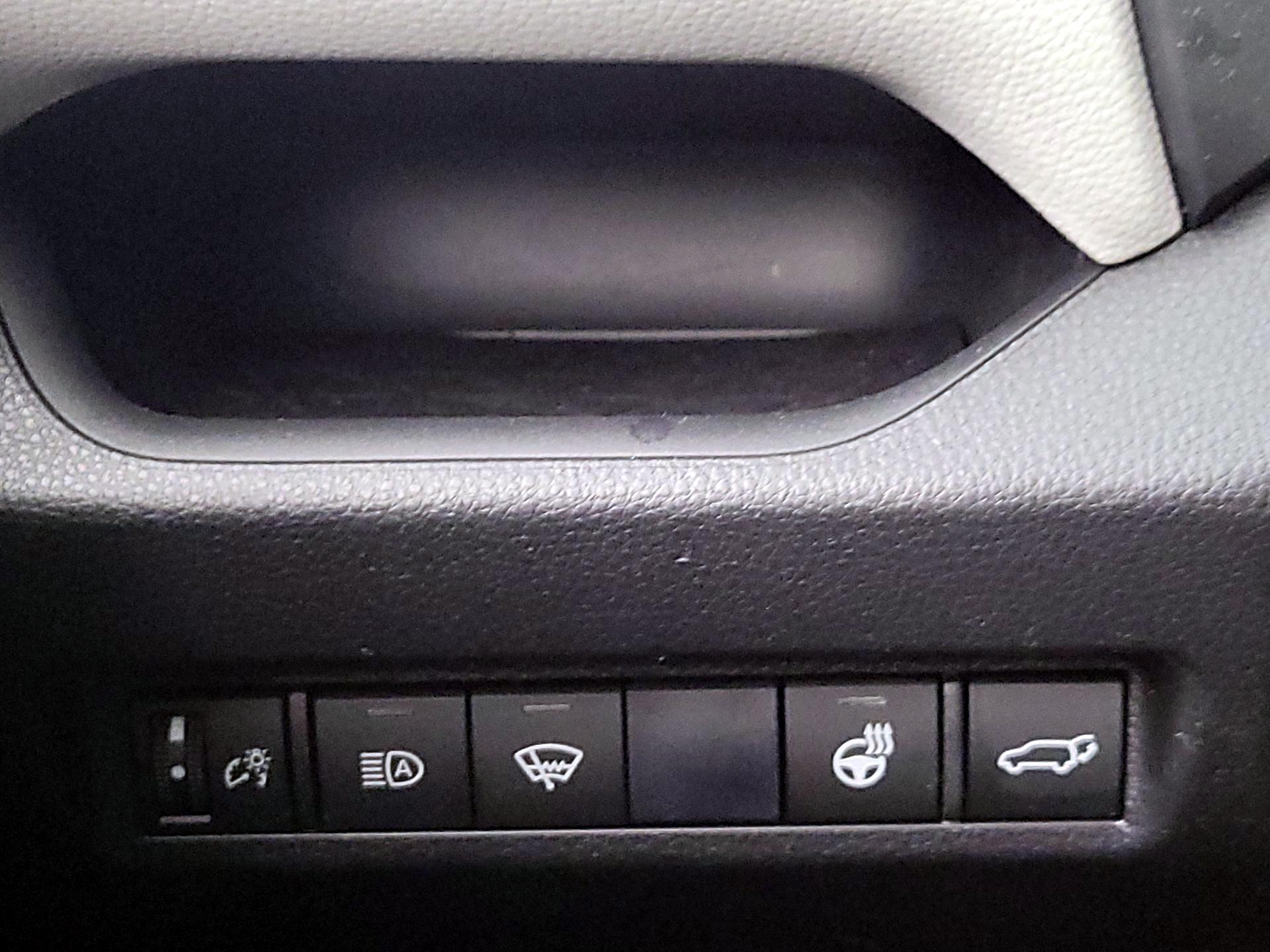 Thumbnail: 2020 Toyota RAV4 - 13