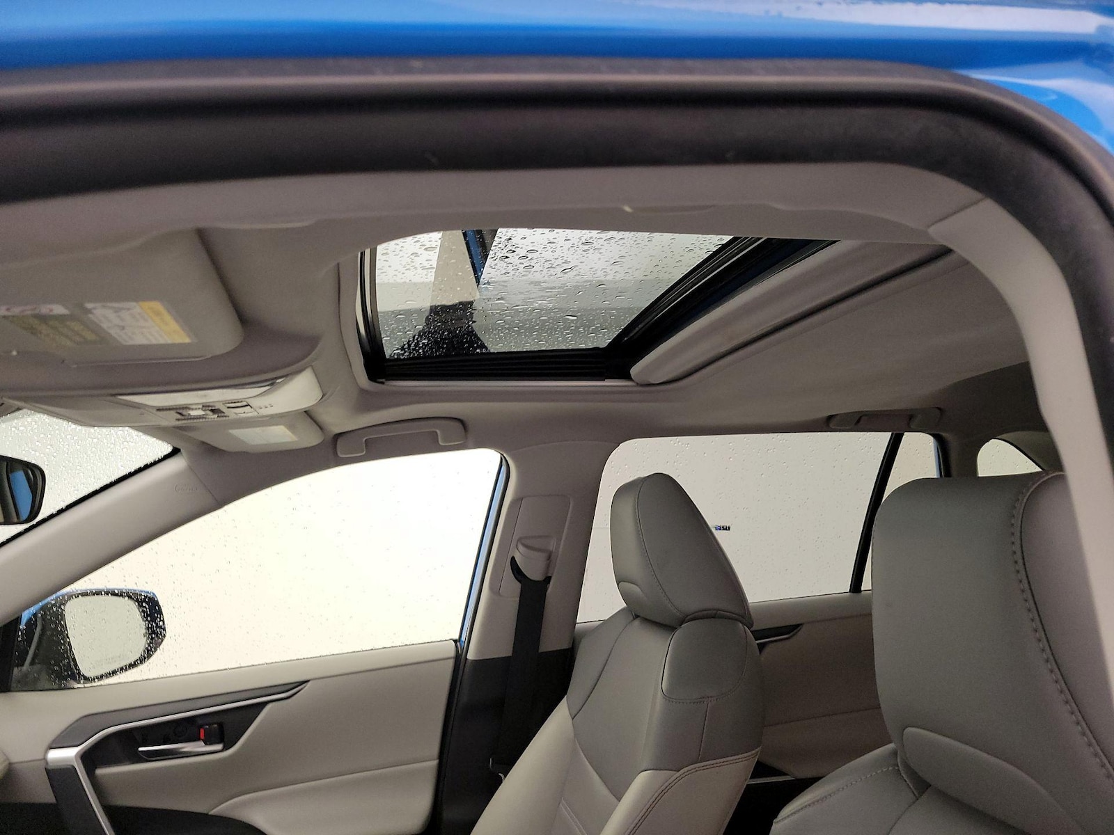 2020 Toyota RAV4 XLE Premium - Photo 20