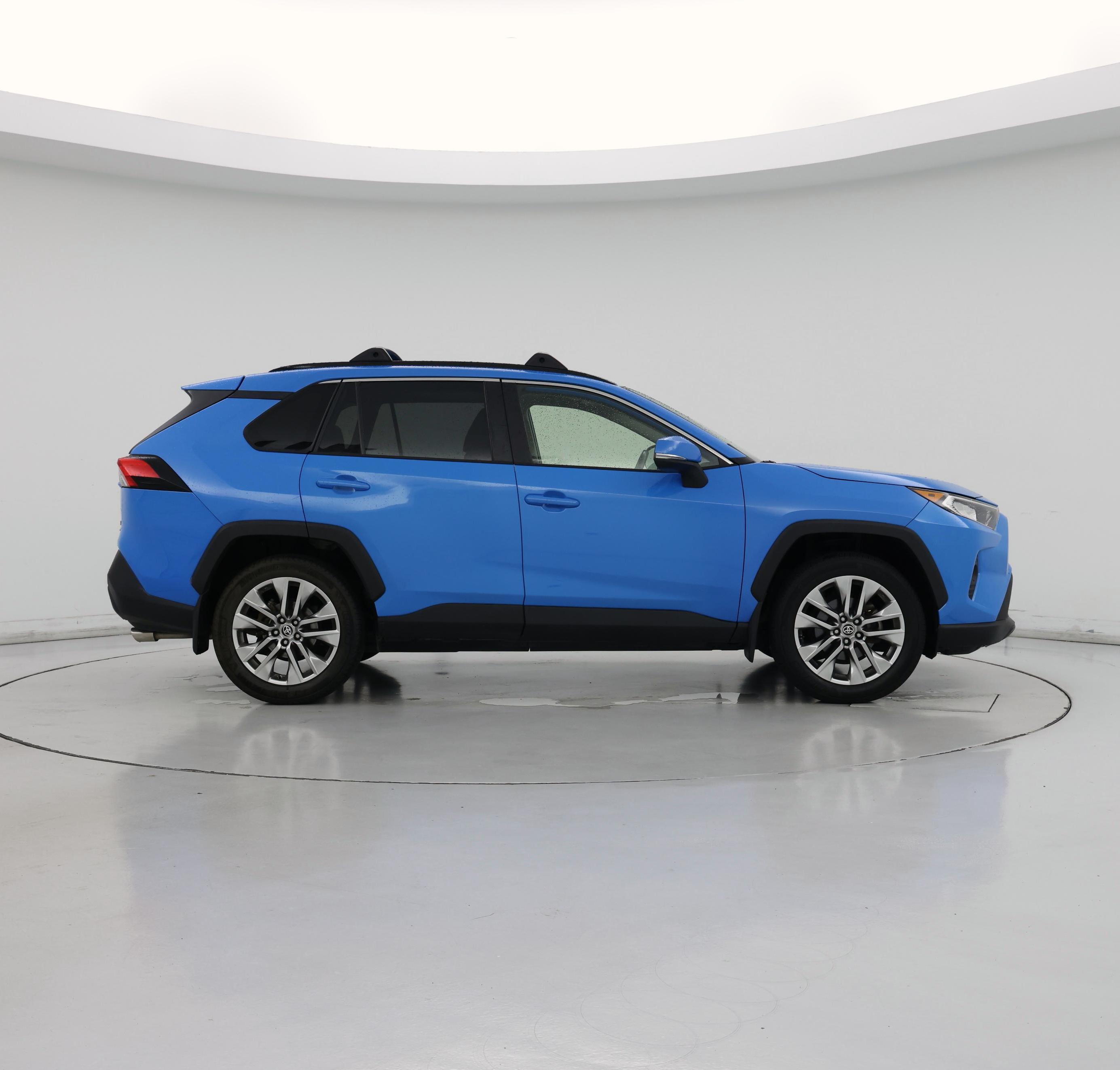 Thumbnail: 2020 Toyota RAV4 - 7