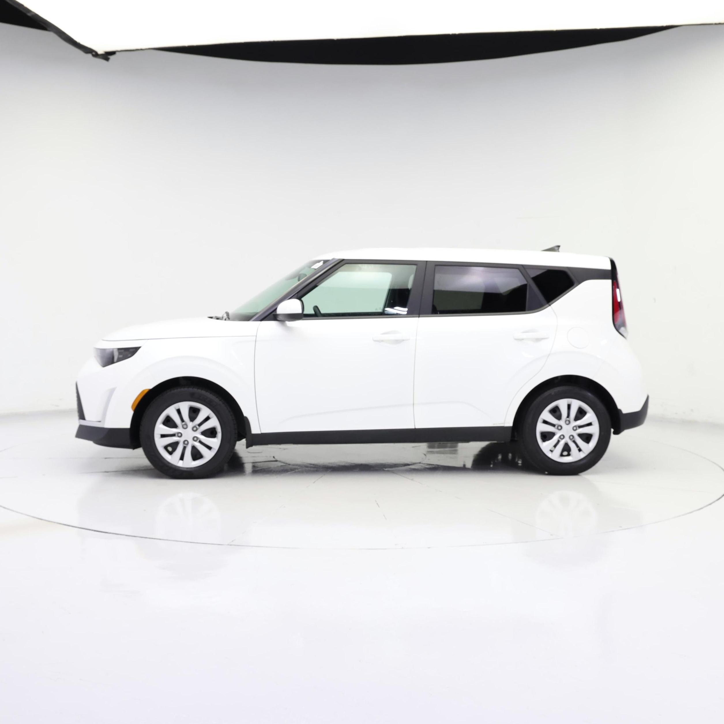 Thumbnail: 2023 Kia Soul - 3