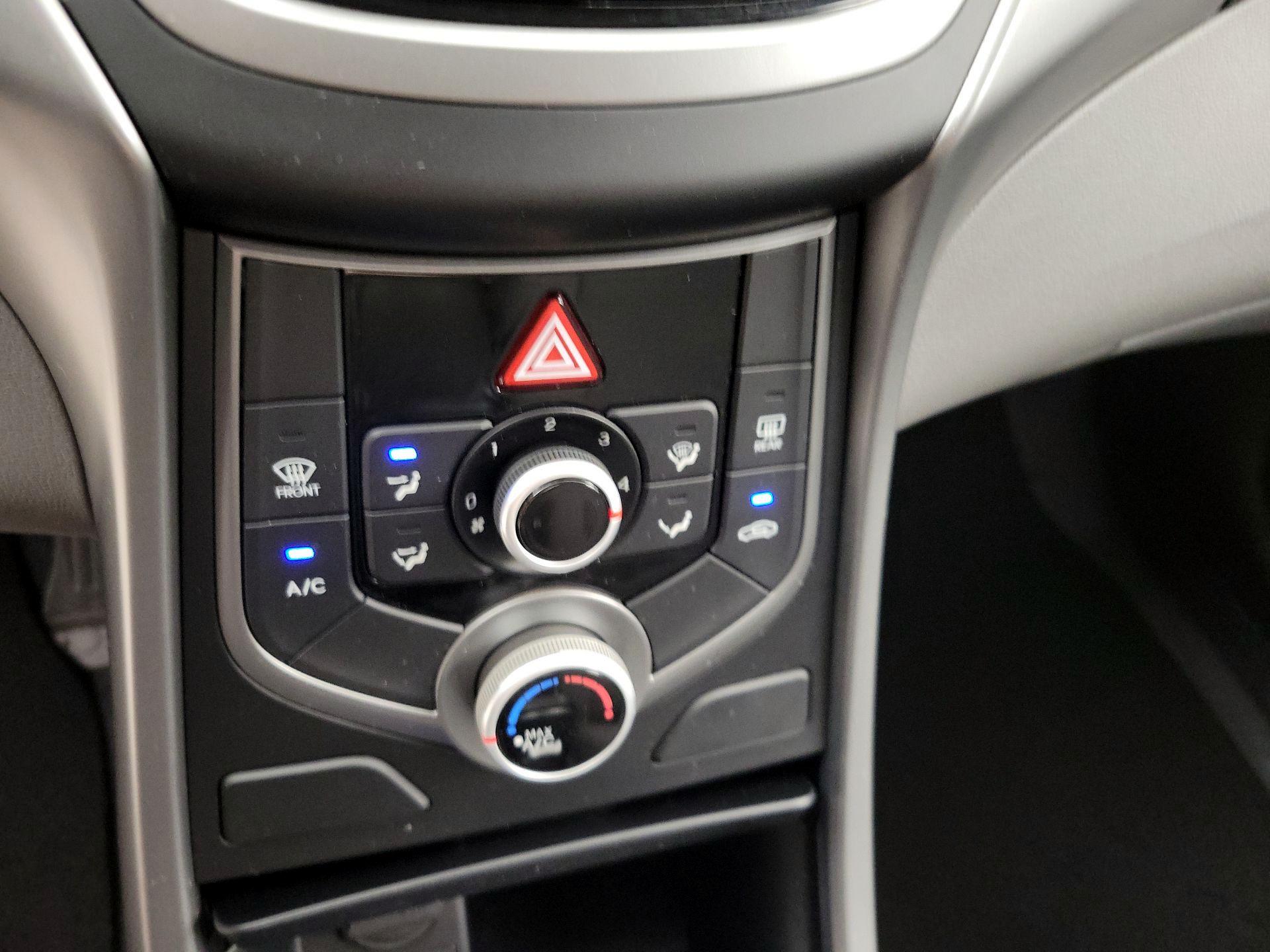 Thumbnail: 2016 Hyundai Elantra - 15