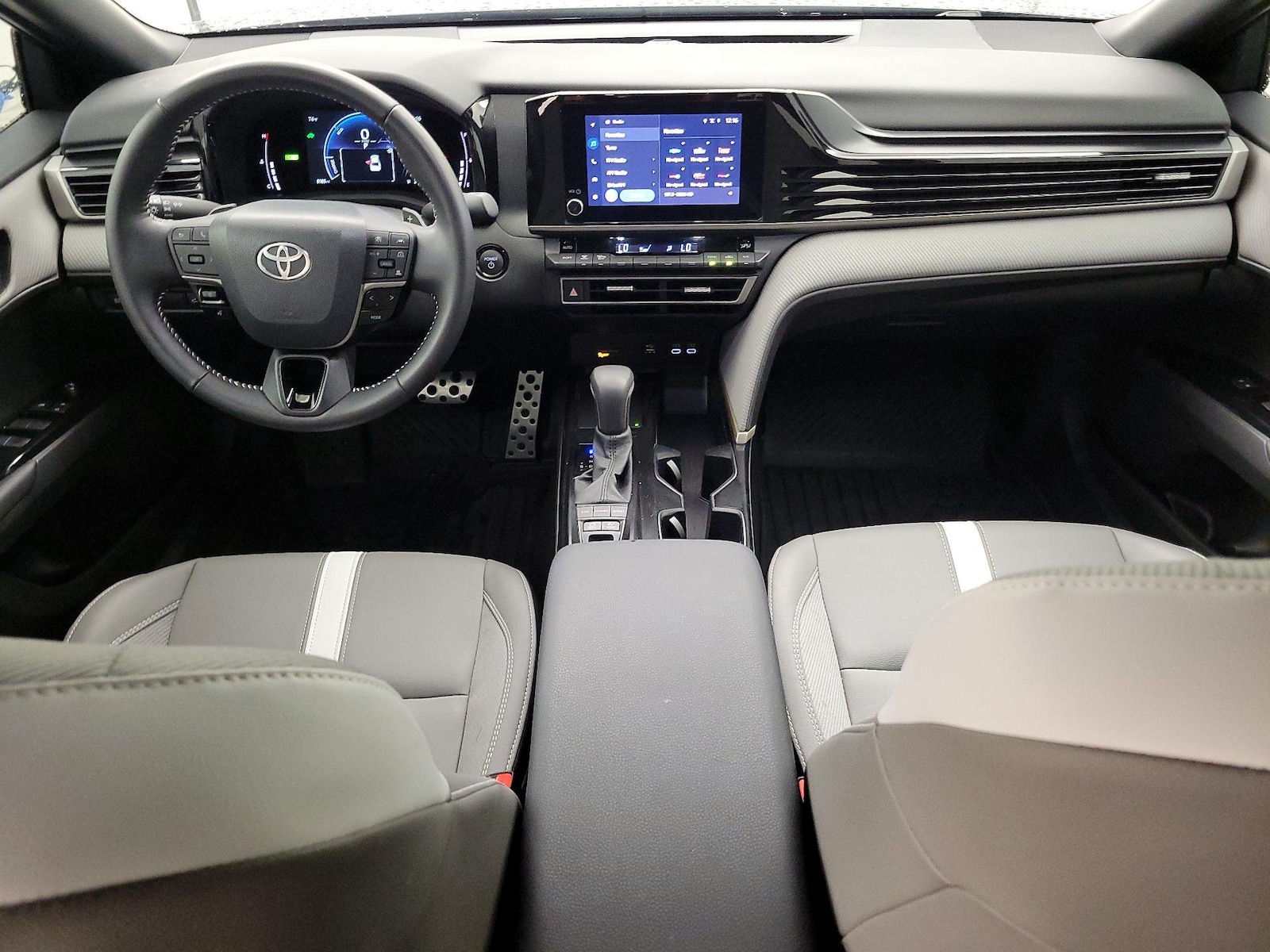 2026 Toyota Camry SE - Photo 10