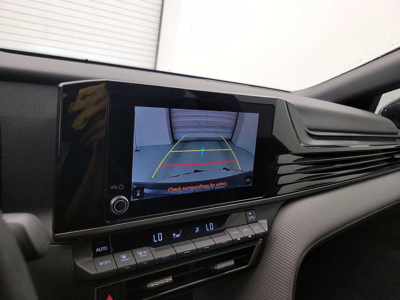 2026 Toyota Camry SE - Photo 15