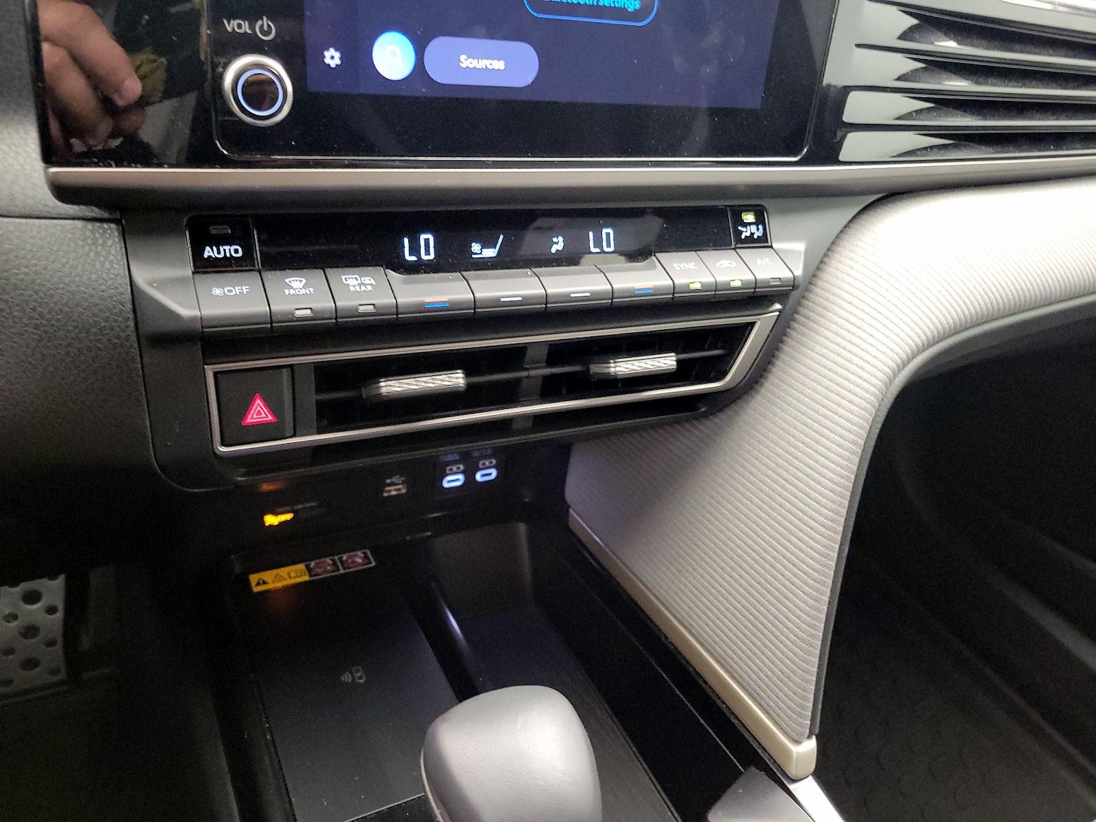 2026 Toyota Camry SE - Photo 17