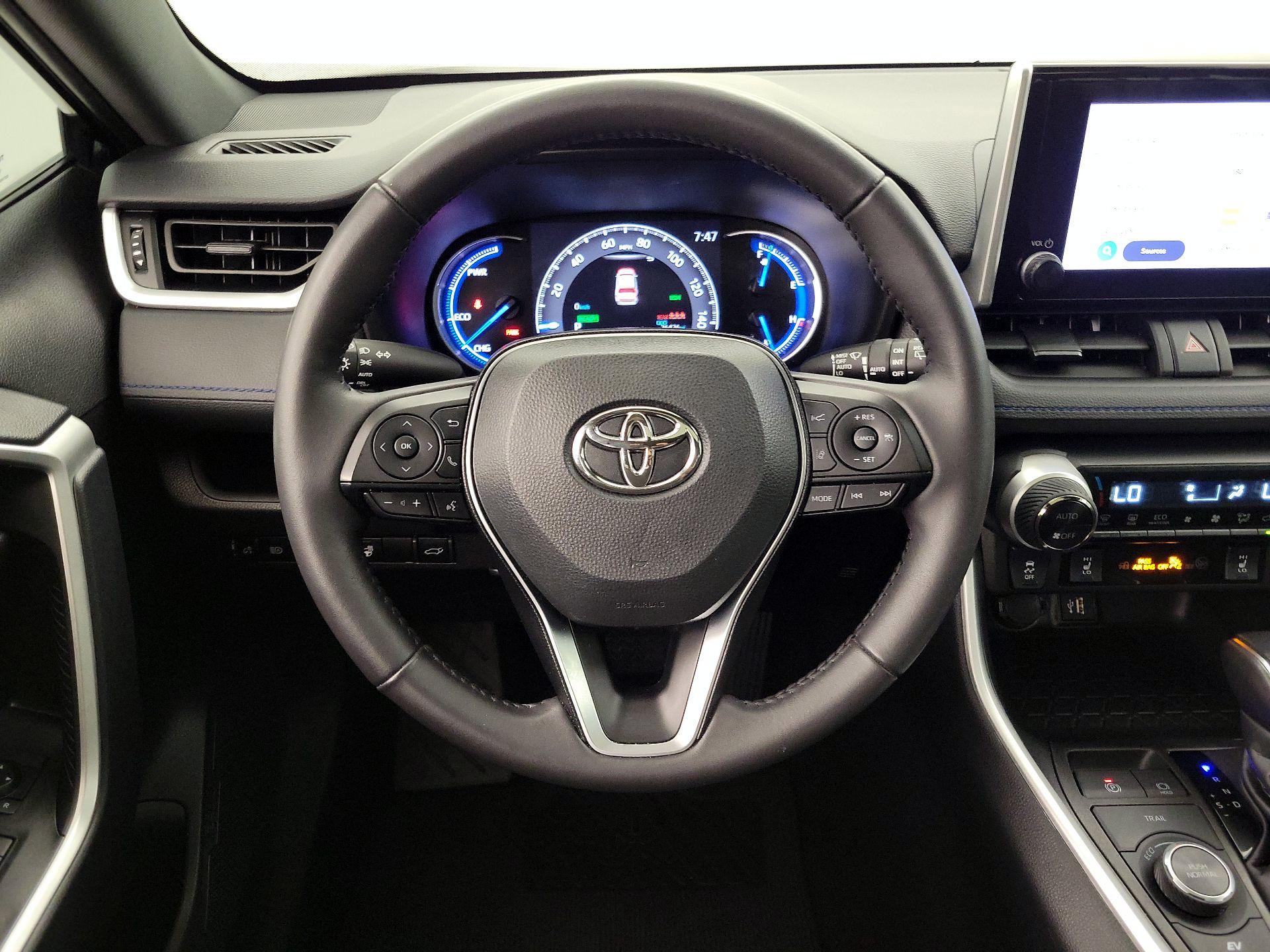 Thumbnail: 2025 Toyota RAV4 - 10