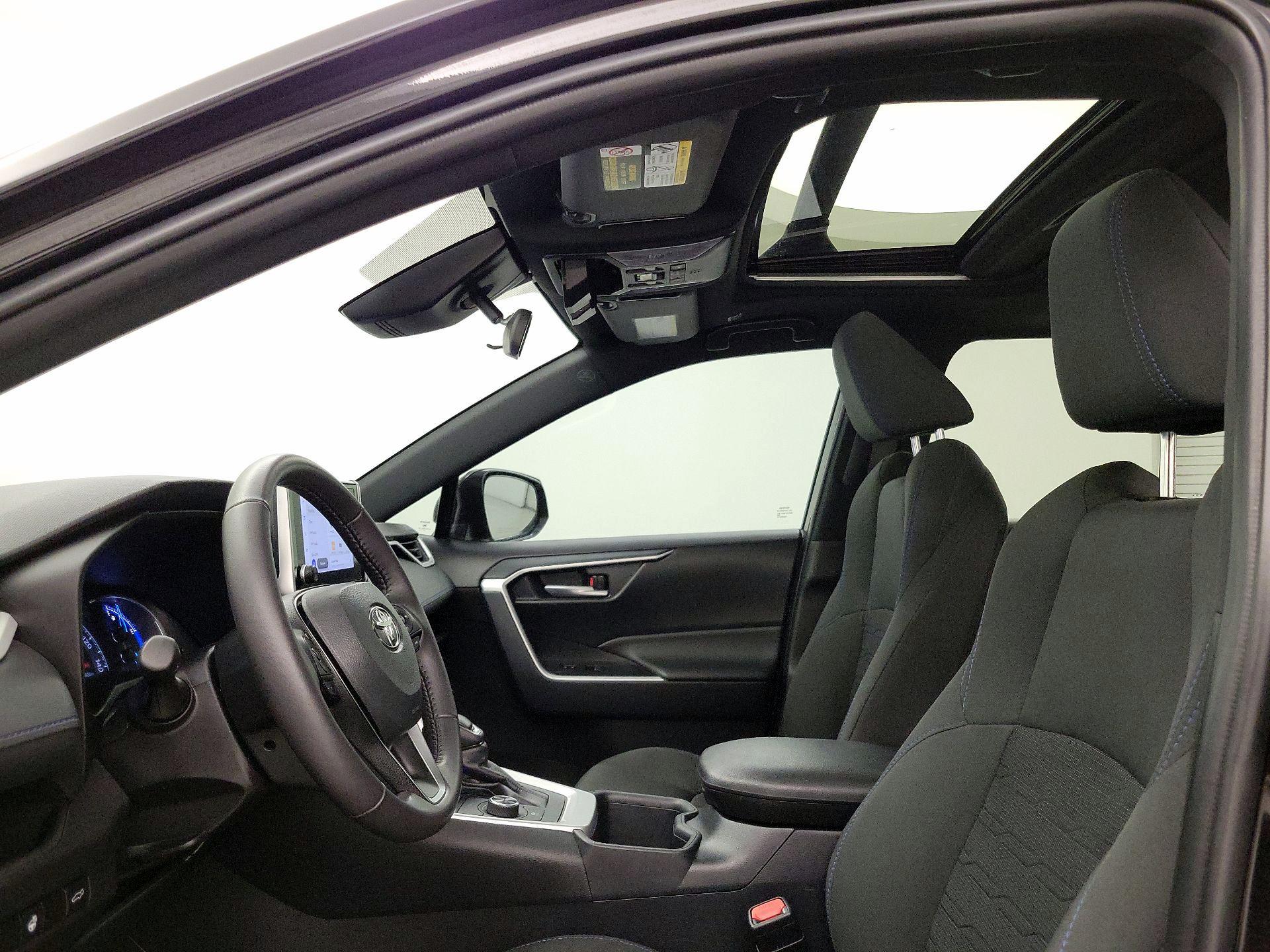 Thumbnail: 2025 Toyota RAV4 - 19
