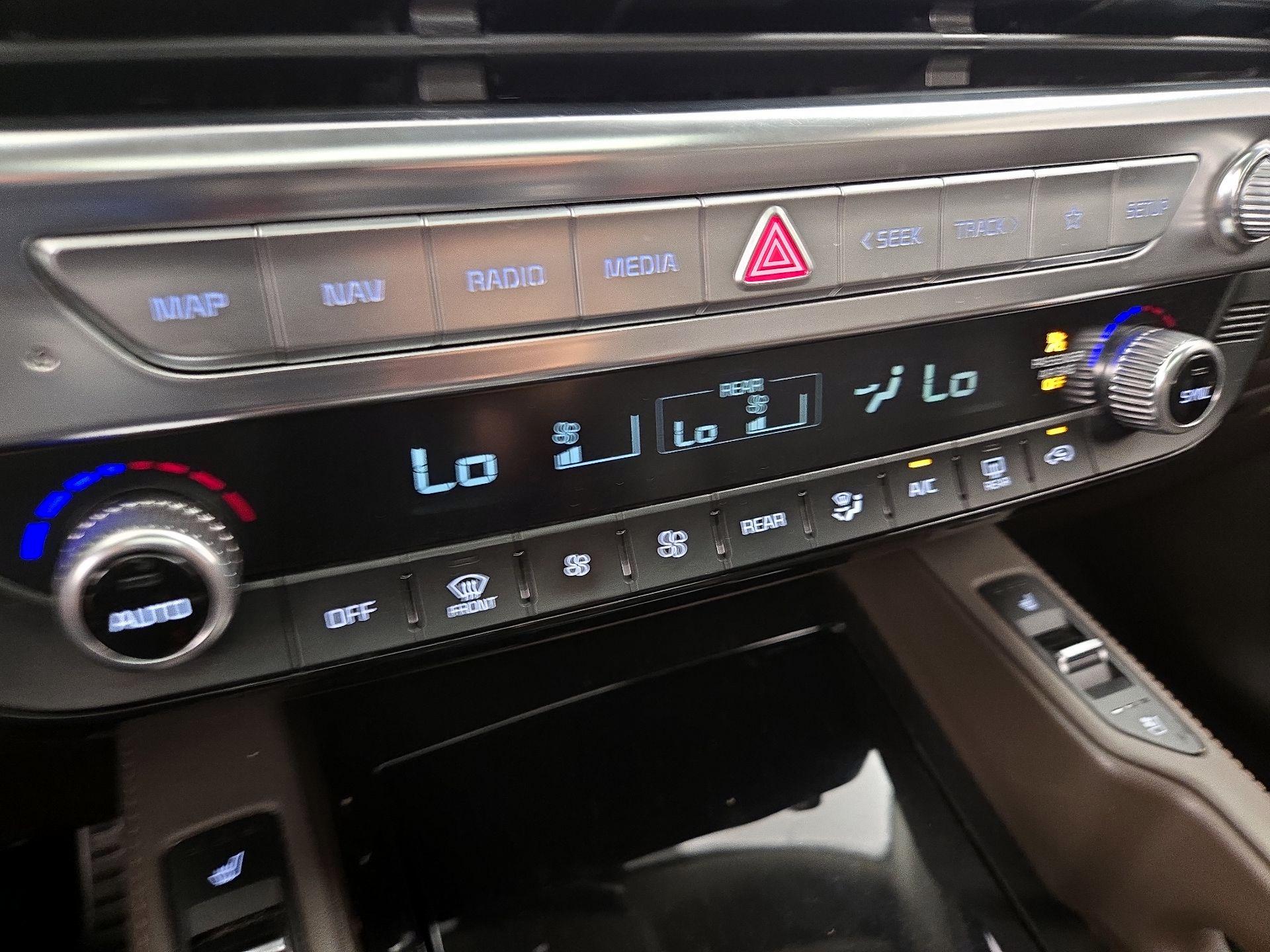 Thumbnail: 2020 Kia Telluride - 17
