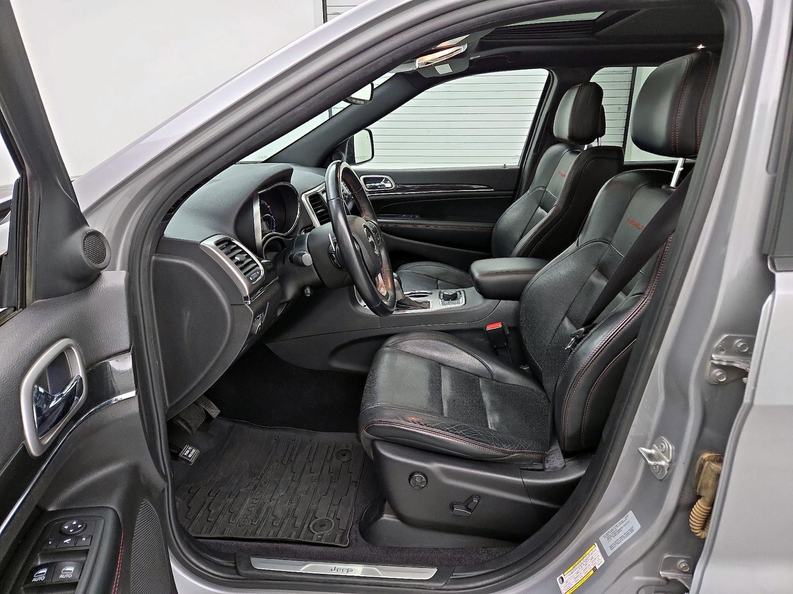 2017 Jeep Grand Cherokee Trailhawk - Photo 12
