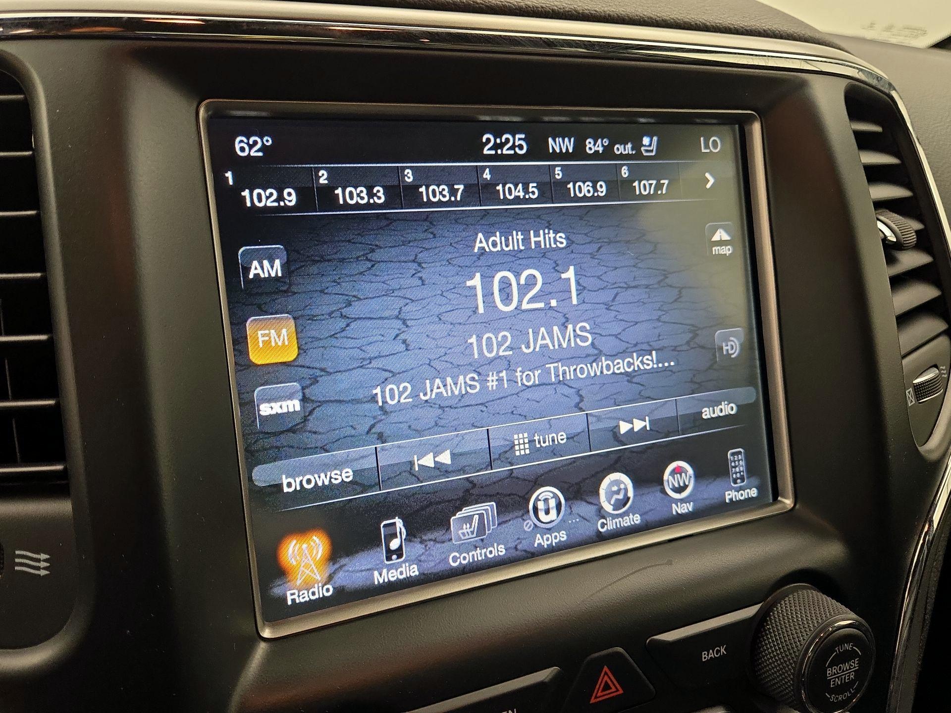 Thumbnail: 2017 Jeep Grand Cherokee - 15