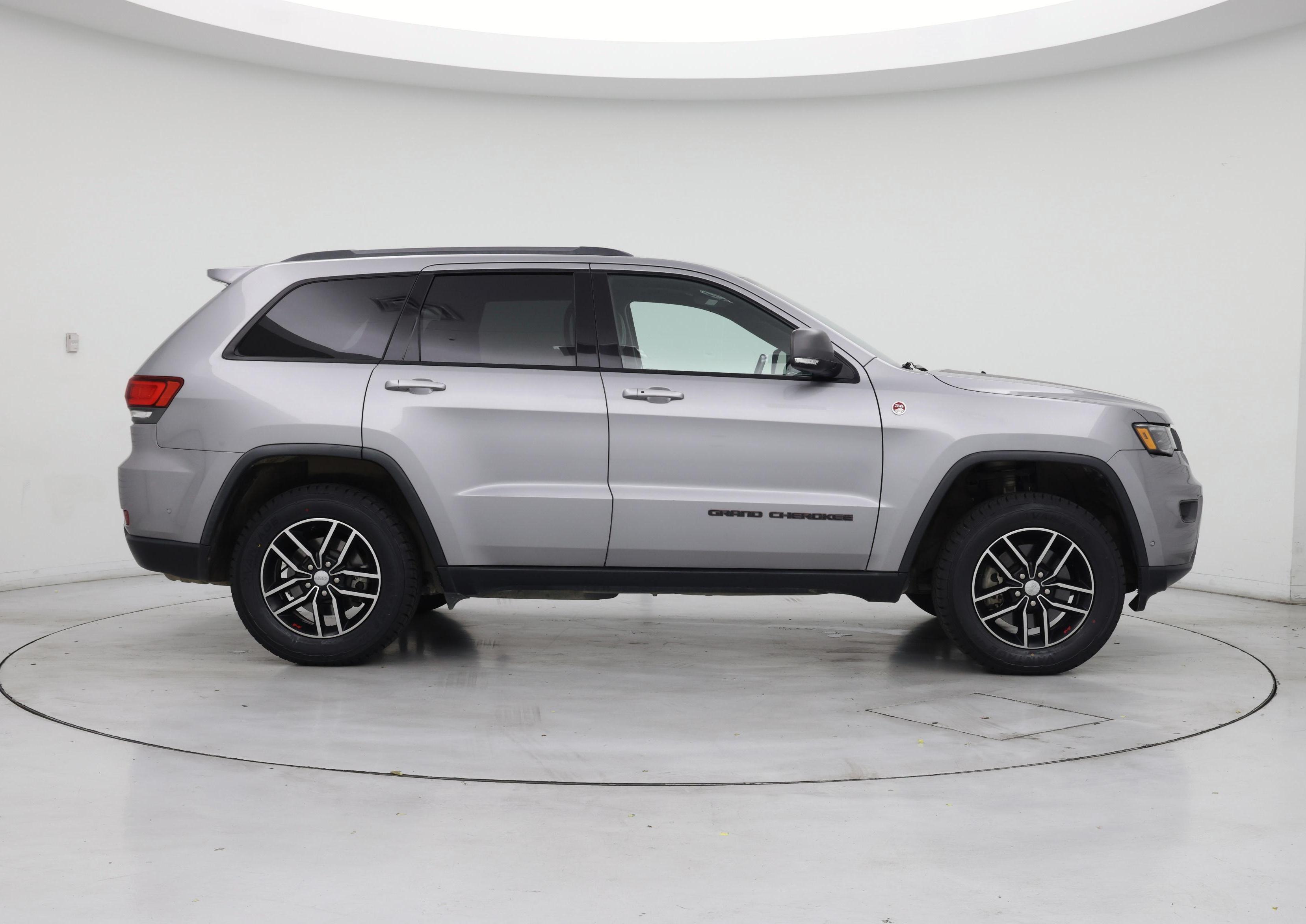 Thumbnail: 2017 Jeep Grand Cherokee - 7