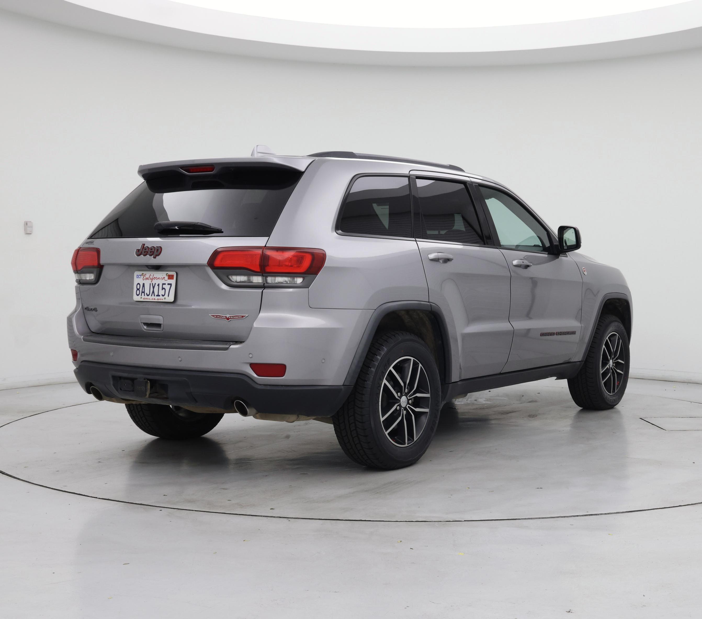 Thumbnail: 2017 Jeep Grand Cherokee - 8