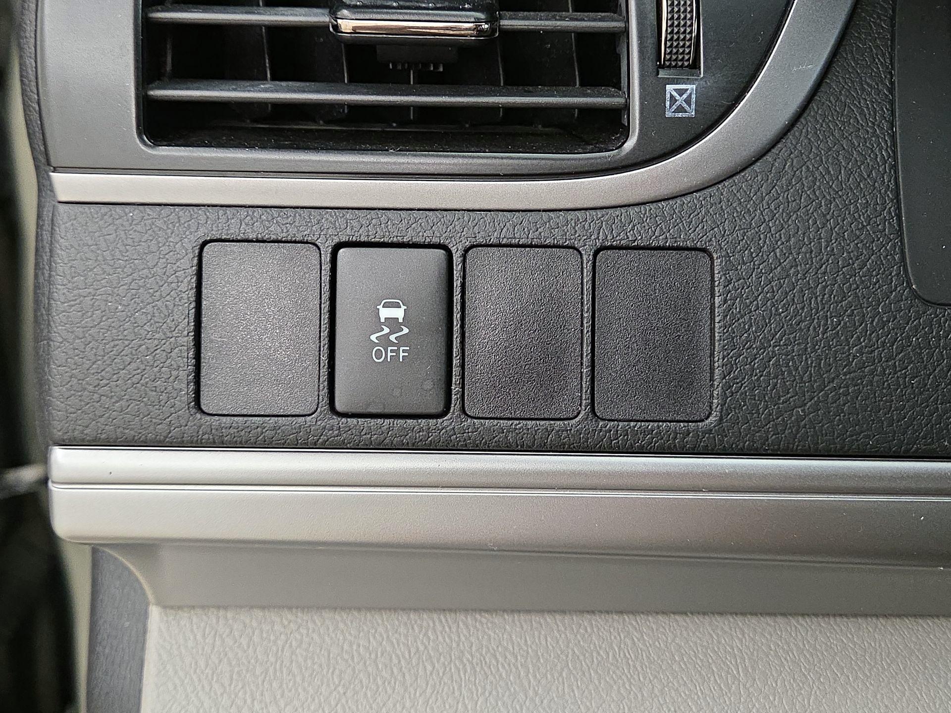 Thumbnail: 2014 Toyota Camry - 13