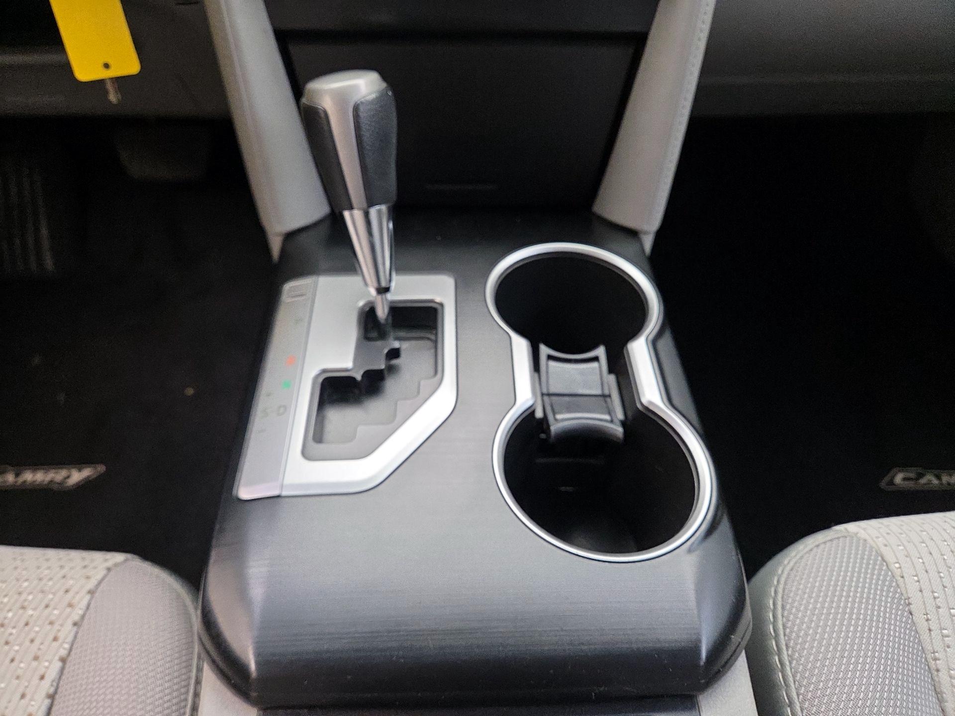 Thumbnail: 2014 Toyota Camry - 17
