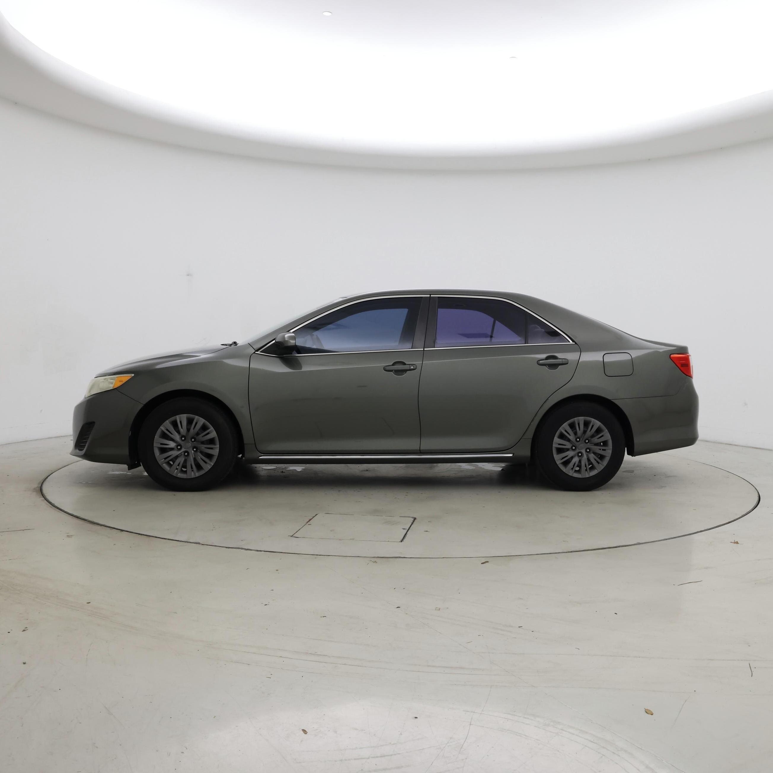 Thumbnail: 2014 Toyota Camry - 3