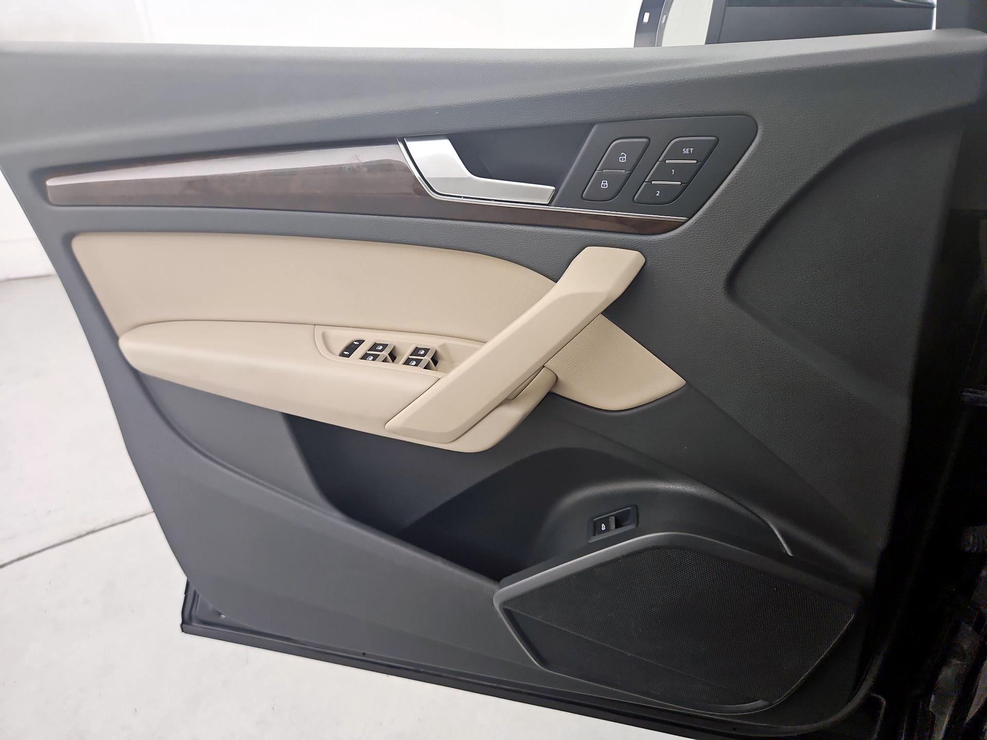 Thumbnail: 2019 Audi Q5 - 12