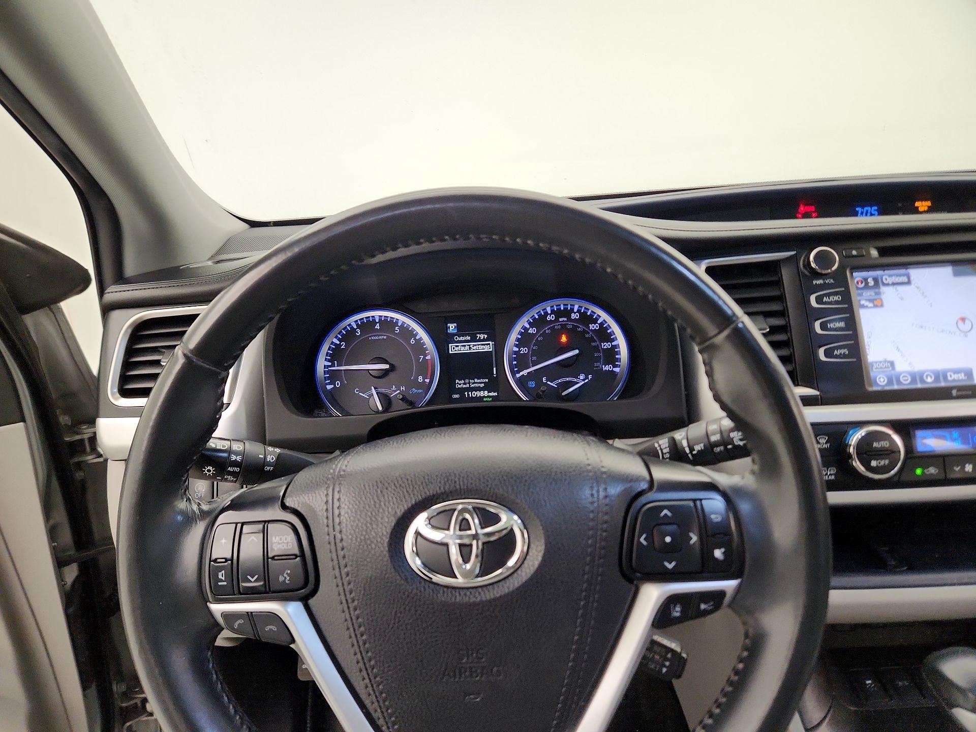 Thumbnail: 2019 Toyota Highlander - 10