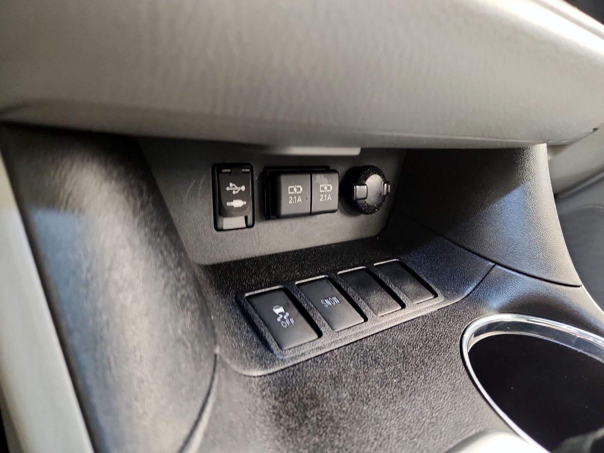 Thumbnail: 2019 Toyota Highlander - 19