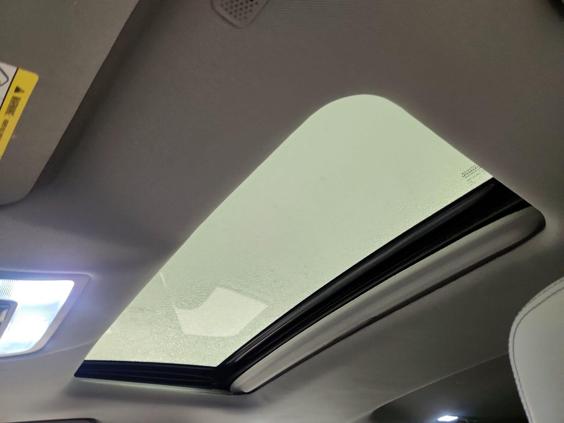 Thumbnail: 2019 Toyota Highlander - 20