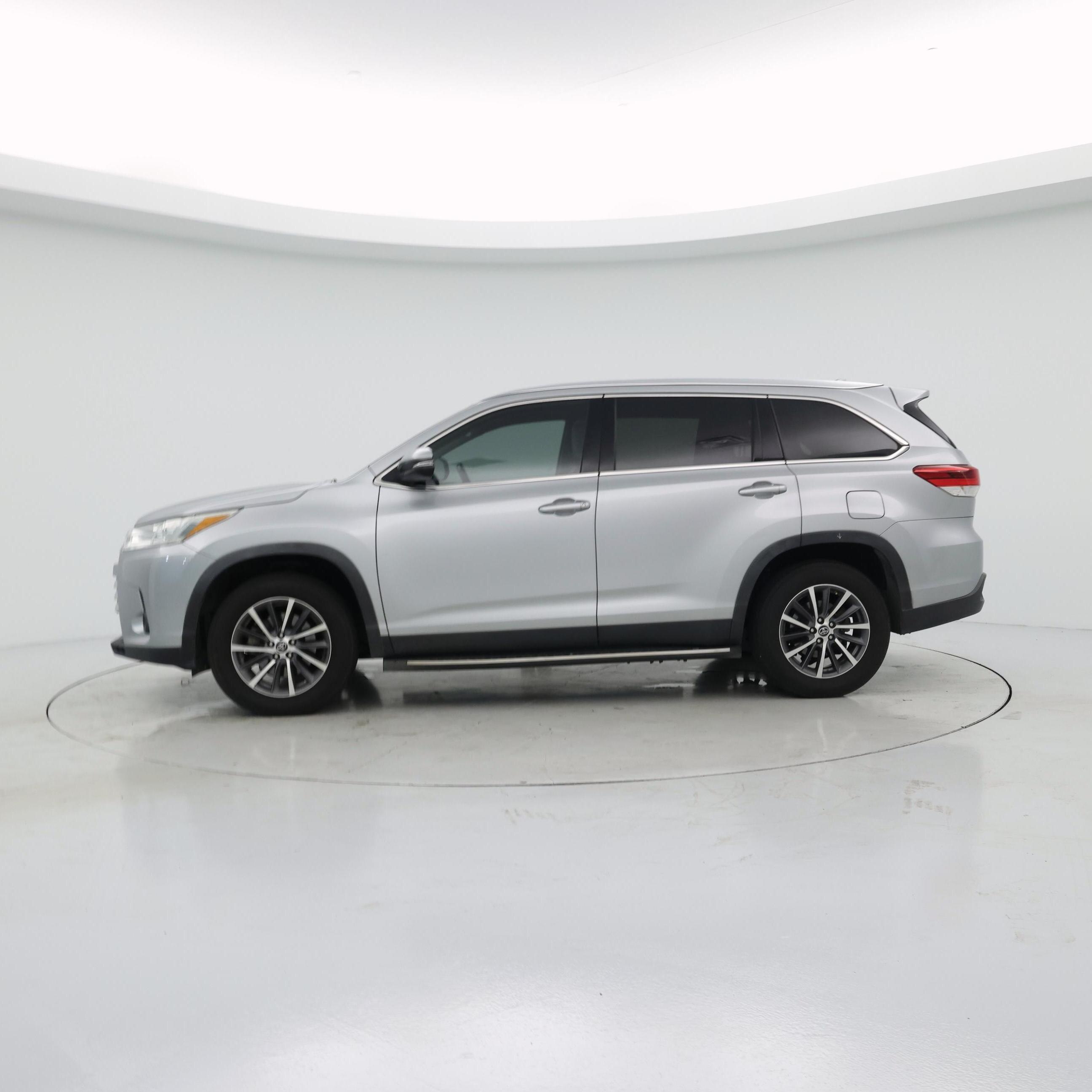 Thumbnail: 2019 Toyota Highlander - 3
