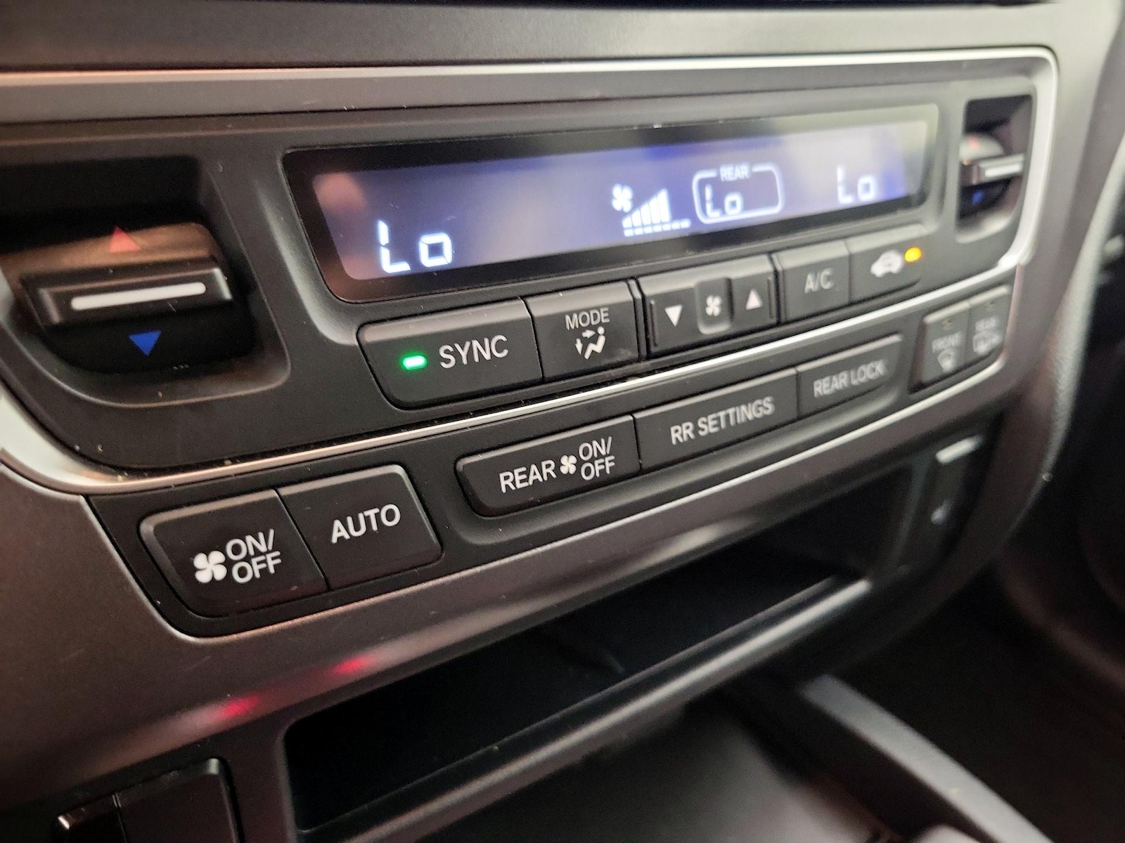 2022 Honda Pilot EX-L - Photo 17