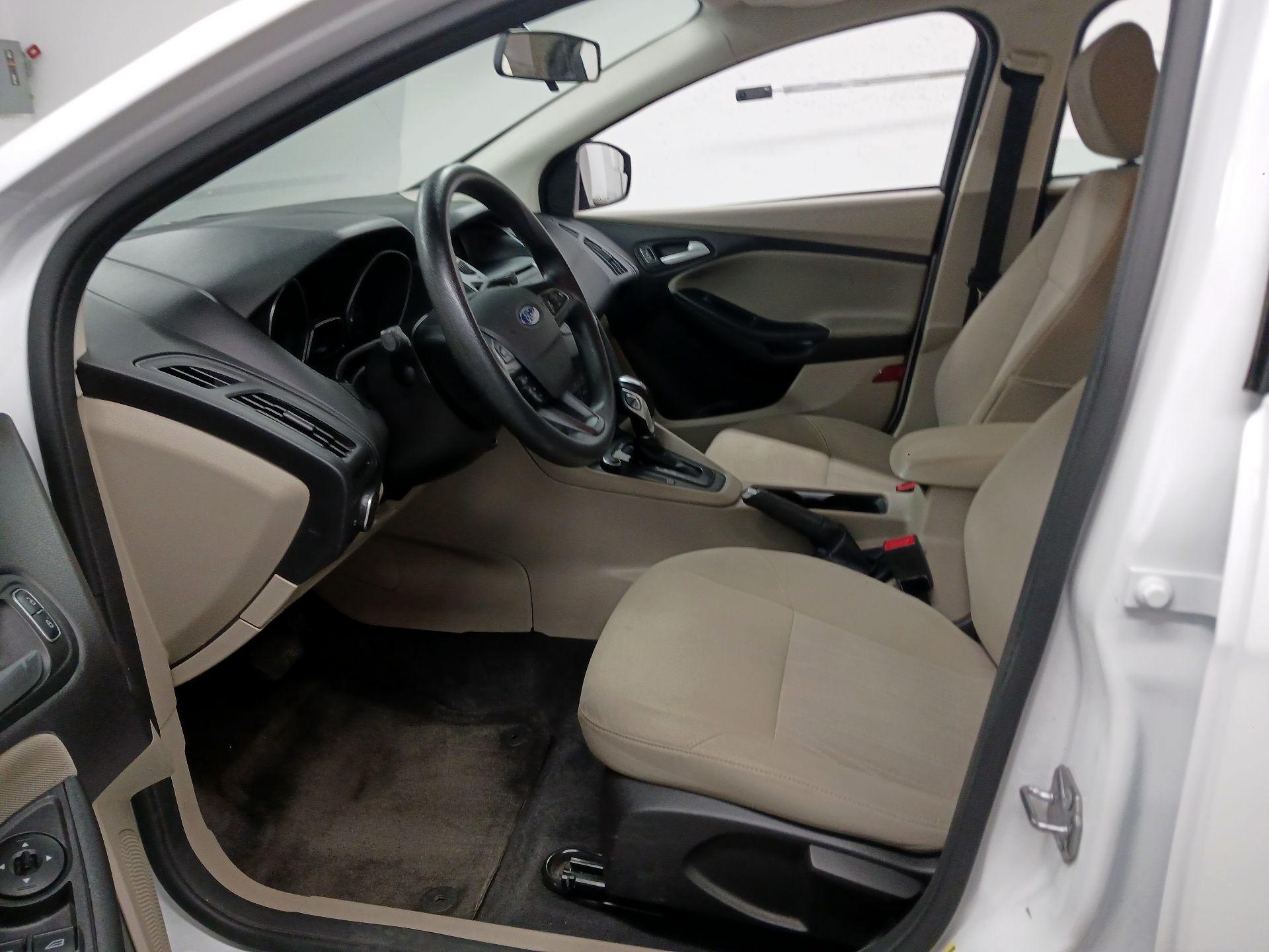 Thumbnail: 2015 Ford Focus - 11