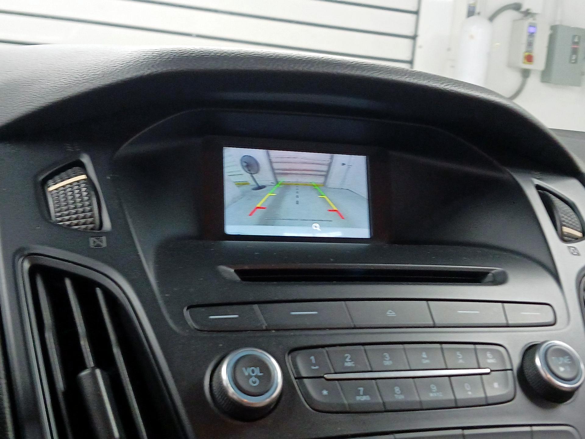 Thumbnail: 2015 Ford Focus - 13