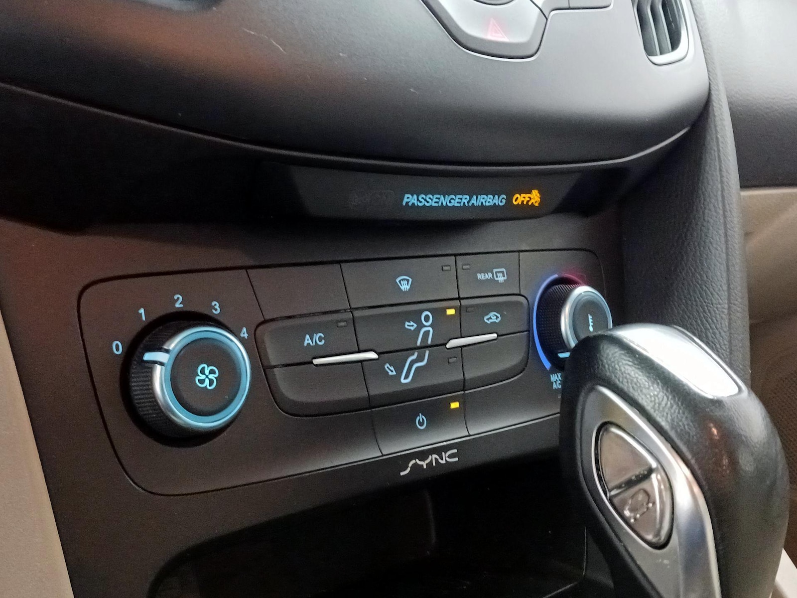 2015 Ford Focus SE - Photo 16