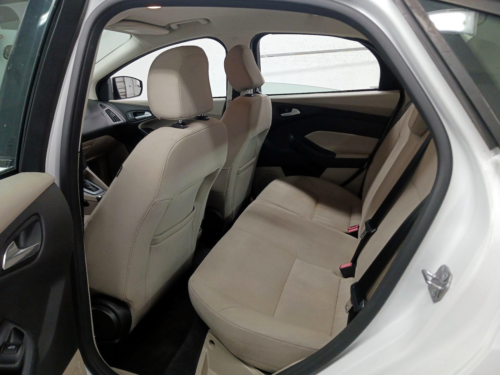 2015 Ford Focus SE - Photo 18