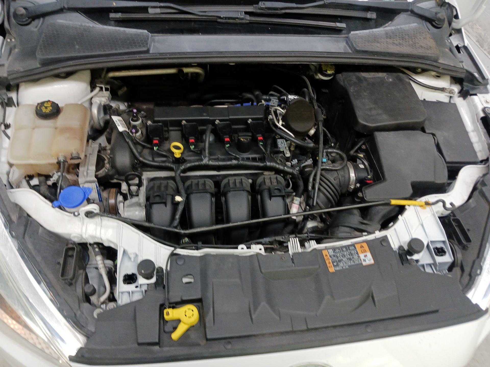 Thumbnail: 2015 Ford Focus - 19