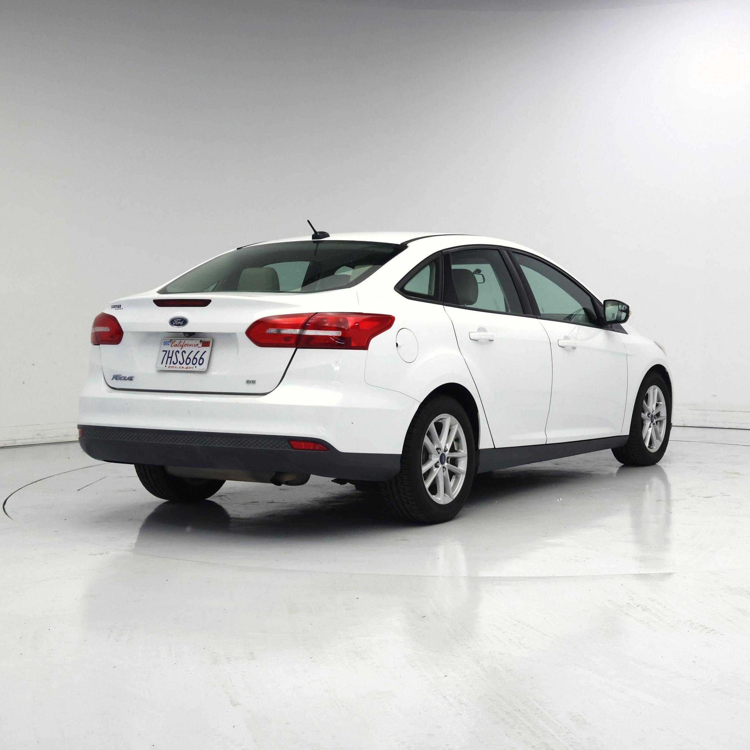 Thumbnail: 2015 Ford Focus - 8