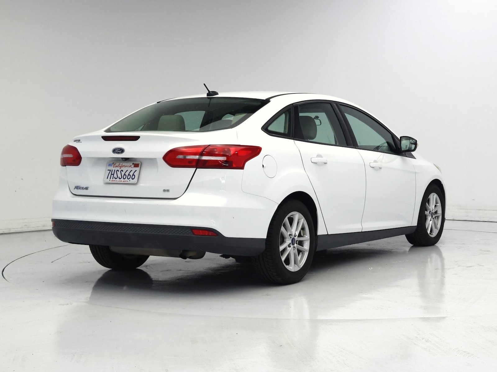 2015 Ford Focus SE - Photo 9