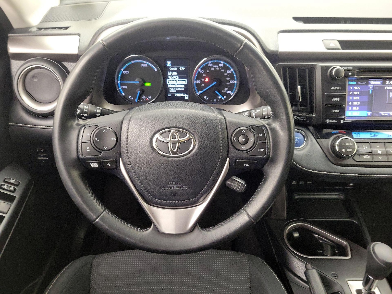 2018 Toyota RAV4 XLE - Photo 11