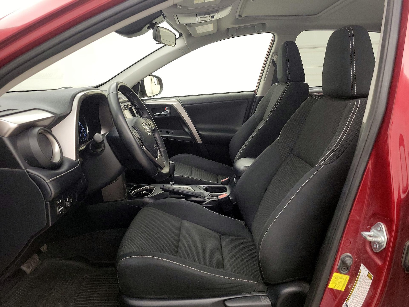 2018 Toyota RAV4 XLE - Photo 12