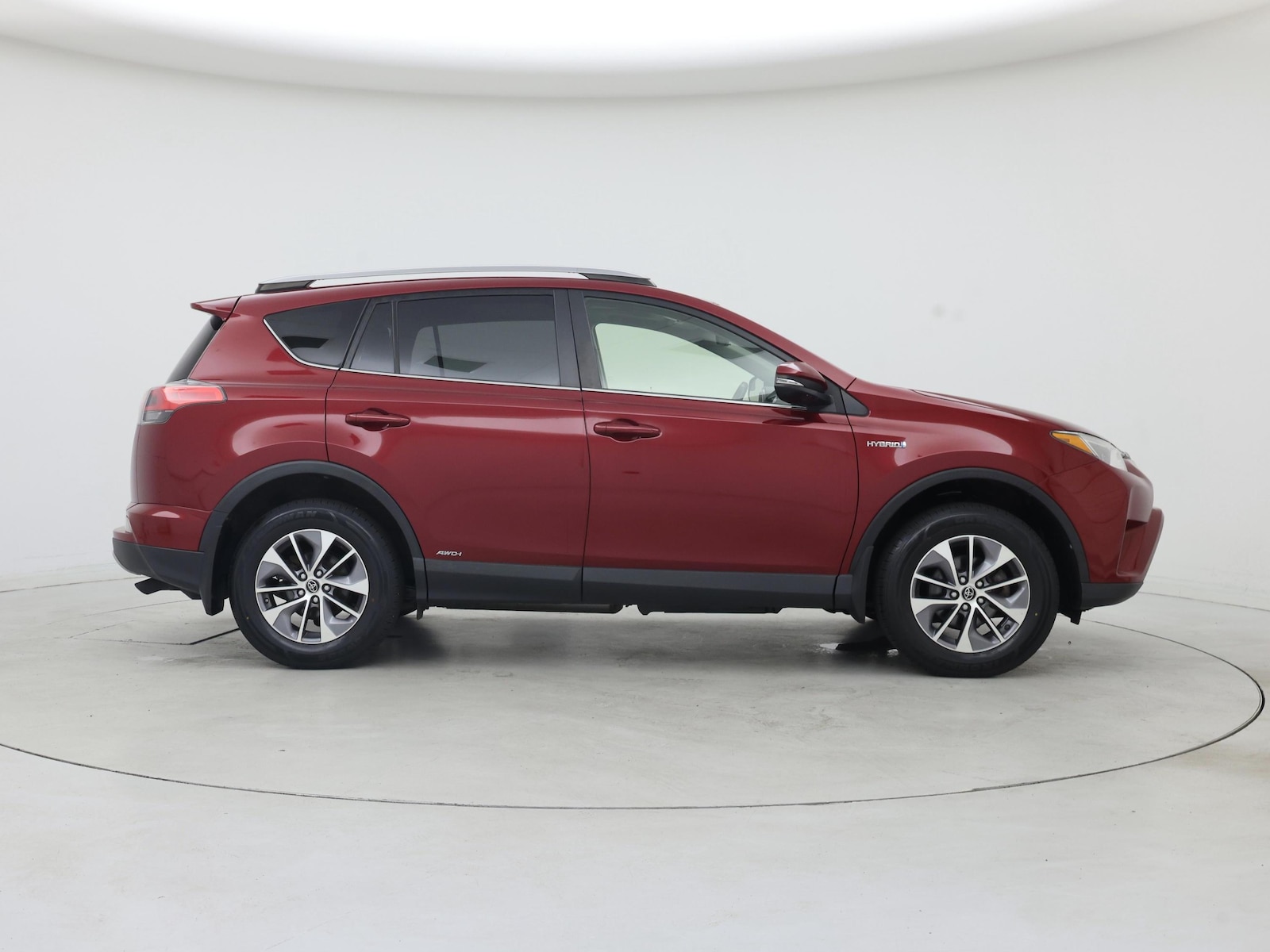 2018 Toyota RAV4 XLE - Photo 8