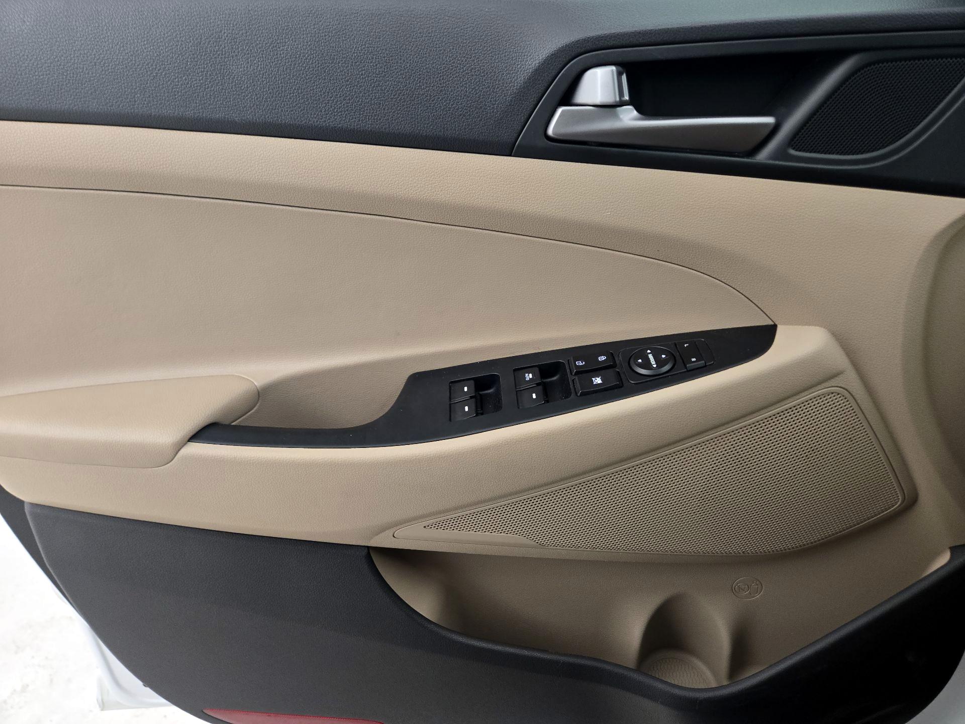 Thumbnail: 2017 Hyundai Tucson - 12