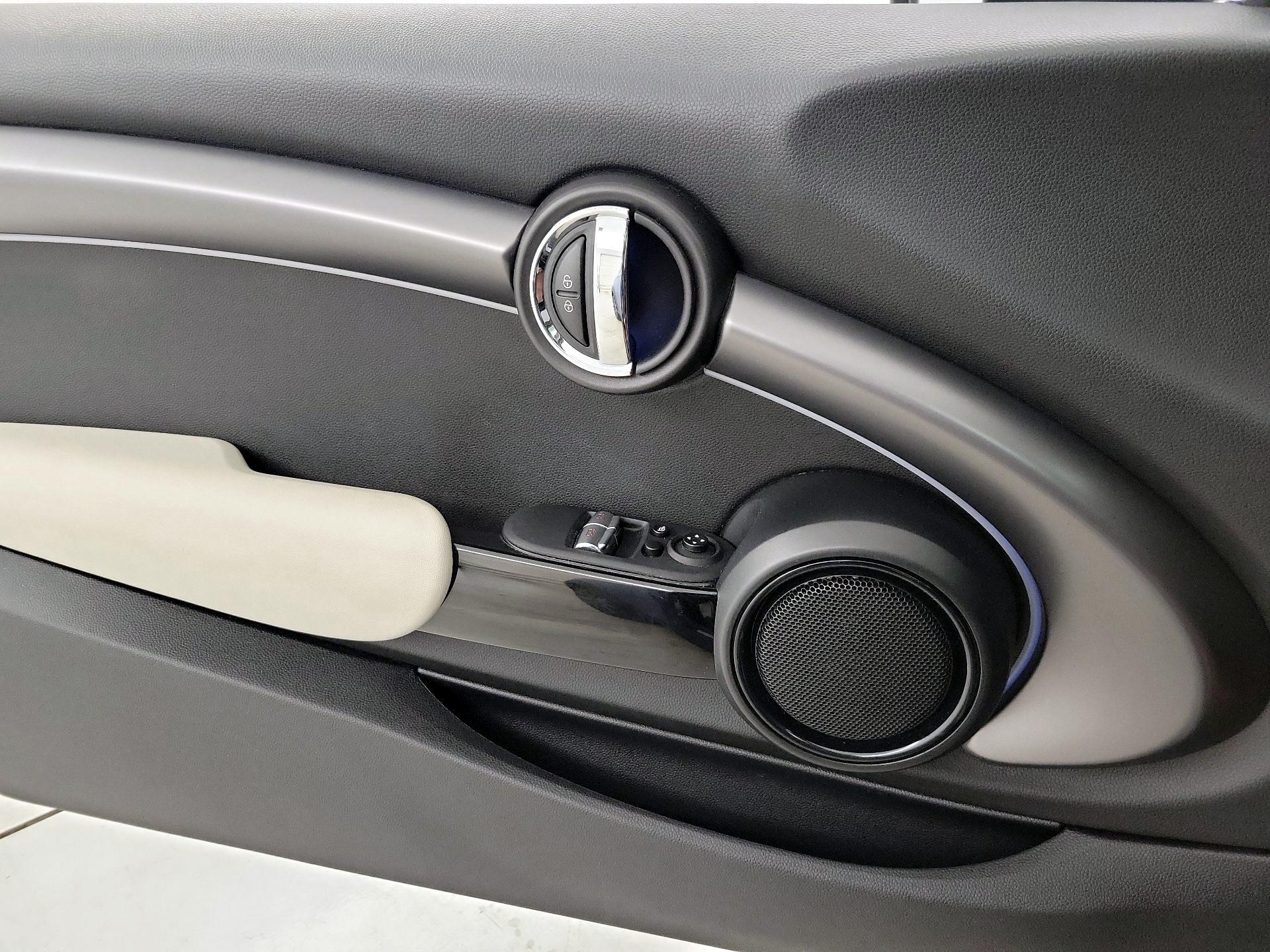 Thumbnail: 2022 MINI Cooper Hardtop - 12