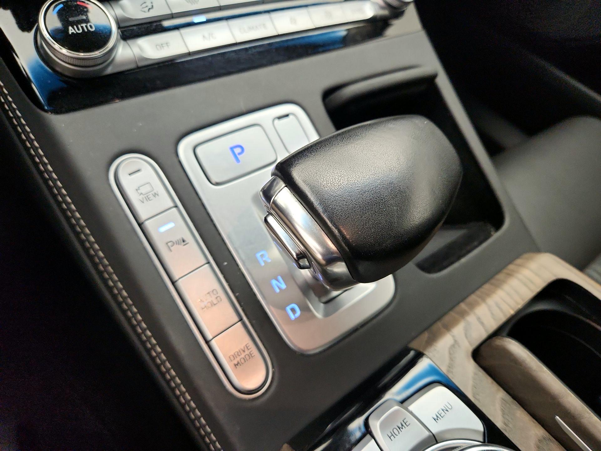 Thumbnail: 2022 Genesis G90 - 18