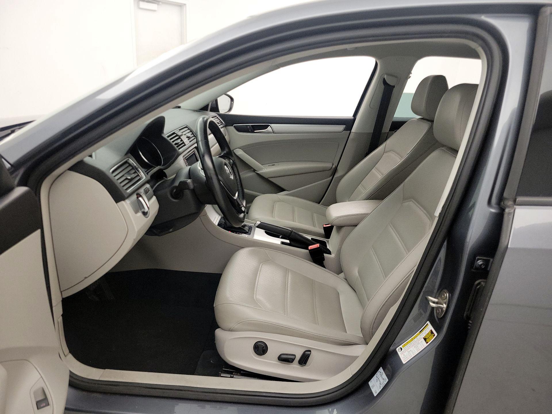 Thumbnail: 2019 Volkswagen Passat - 11