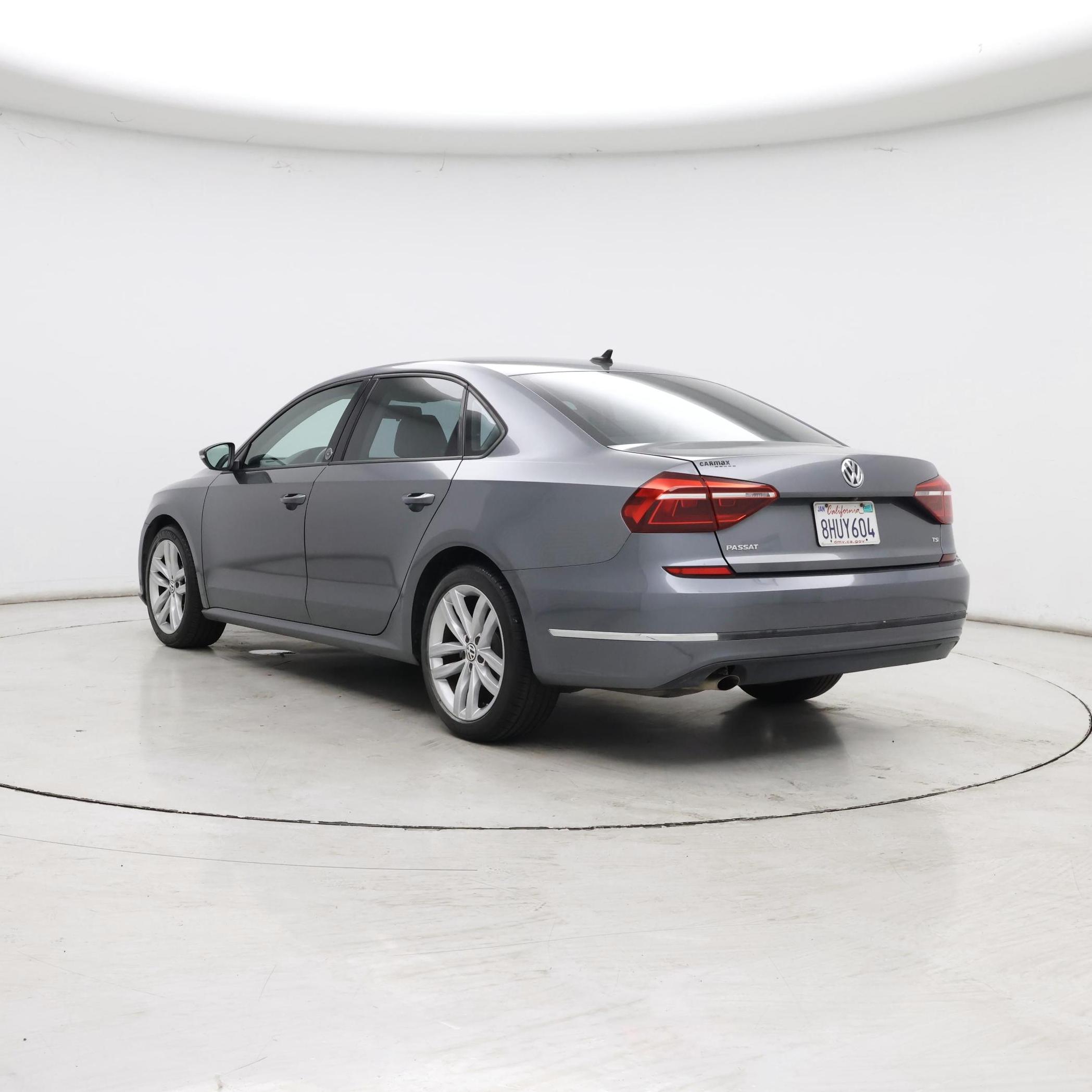 Thumbnail: 2019 Volkswagen Passat - 2
