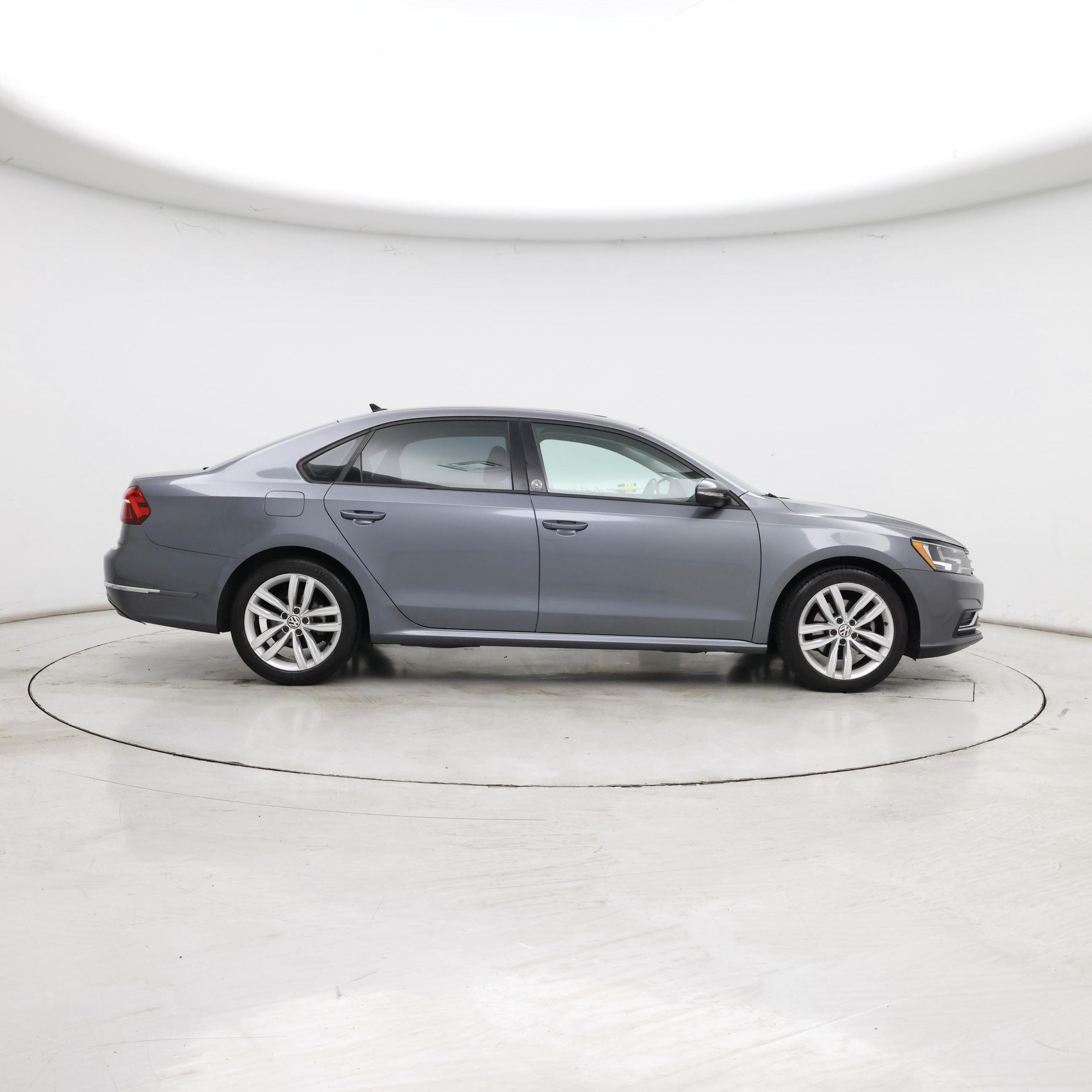 Thumbnail: 2019 Volkswagen Passat - 7
