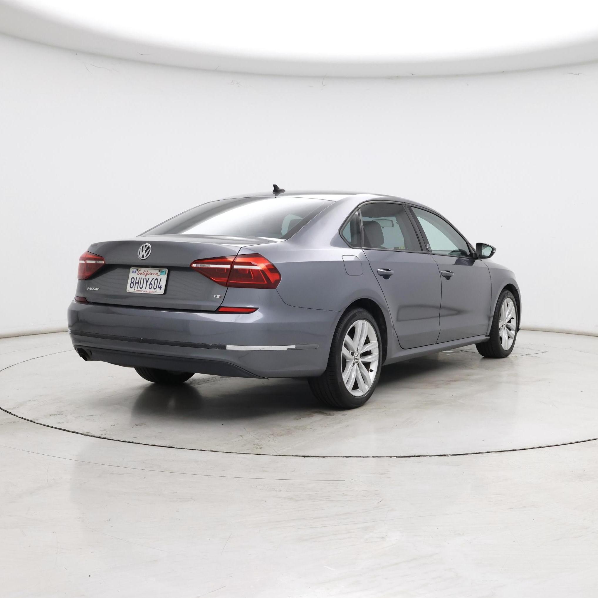 Thumbnail: 2019 Volkswagen Passat - 8