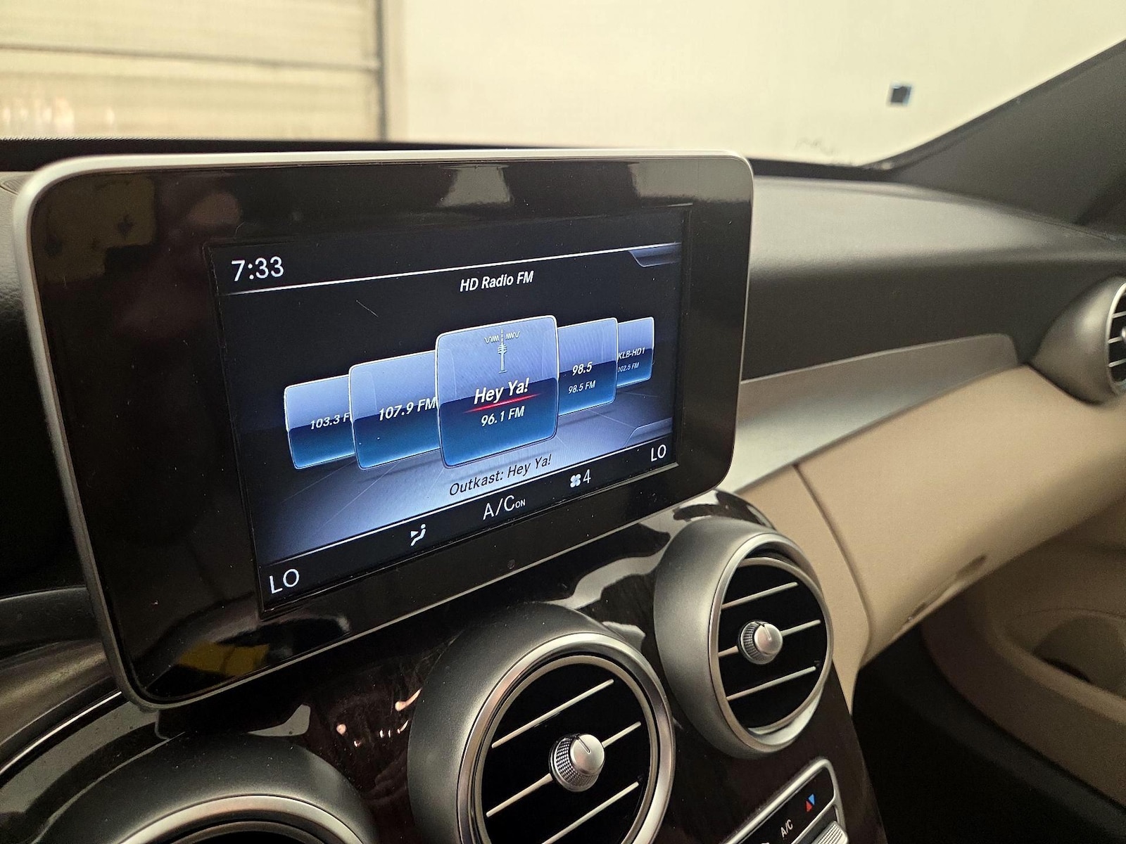 2018 Mercedes-Benz C-Class Sedan C300 - Photo 16