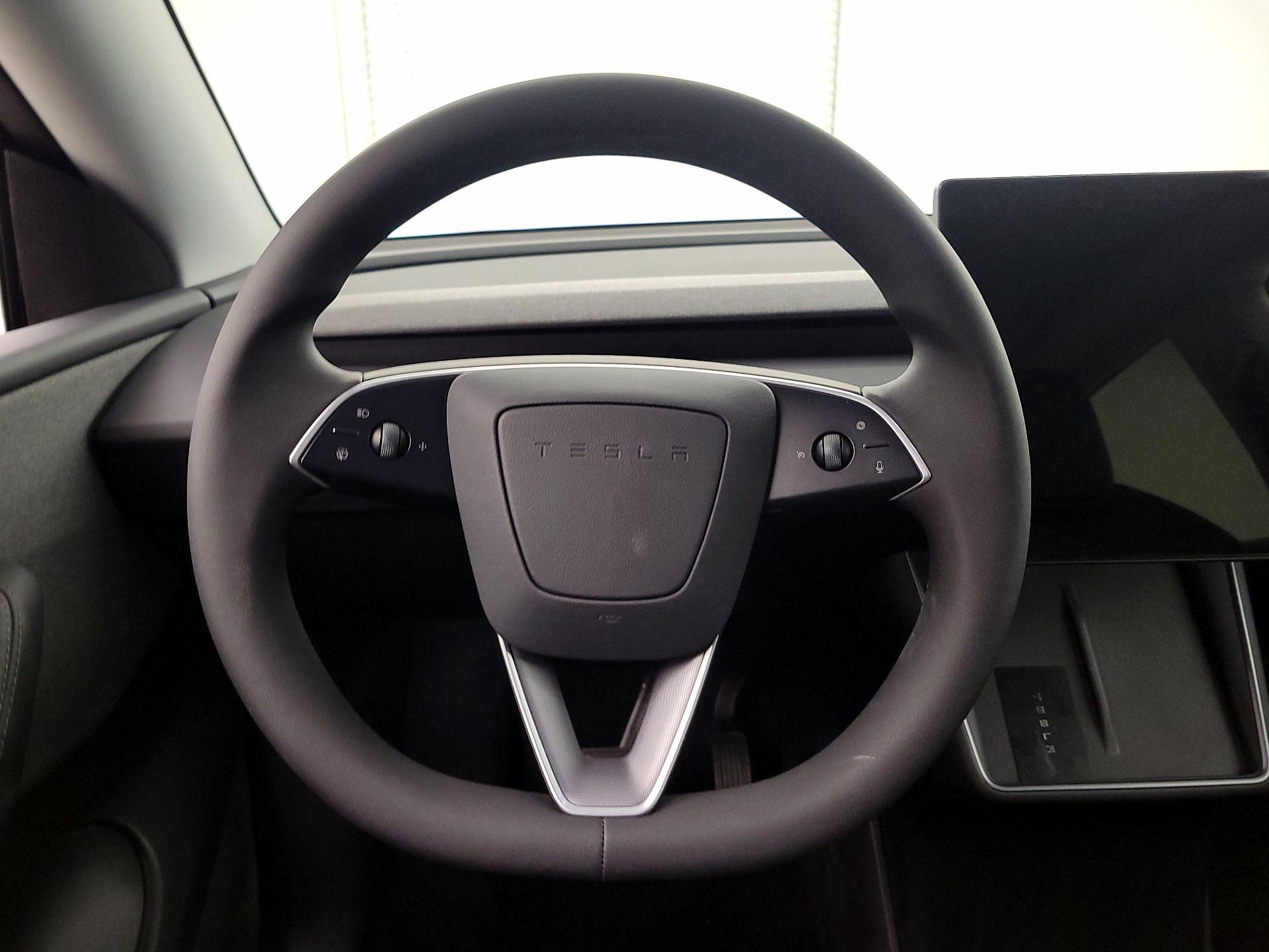 Thumbnail: 2026 Tesla Model Y - 10