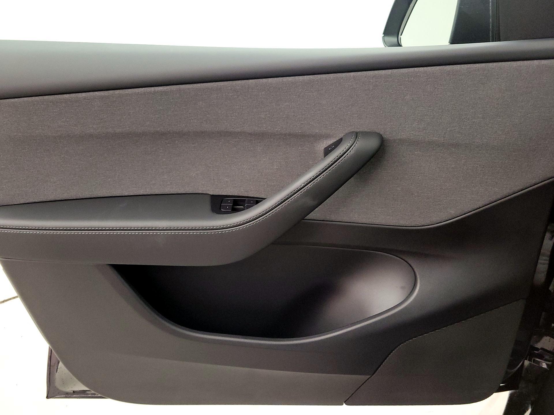 Thumbnail: 2026 Tesla Model Y - 12