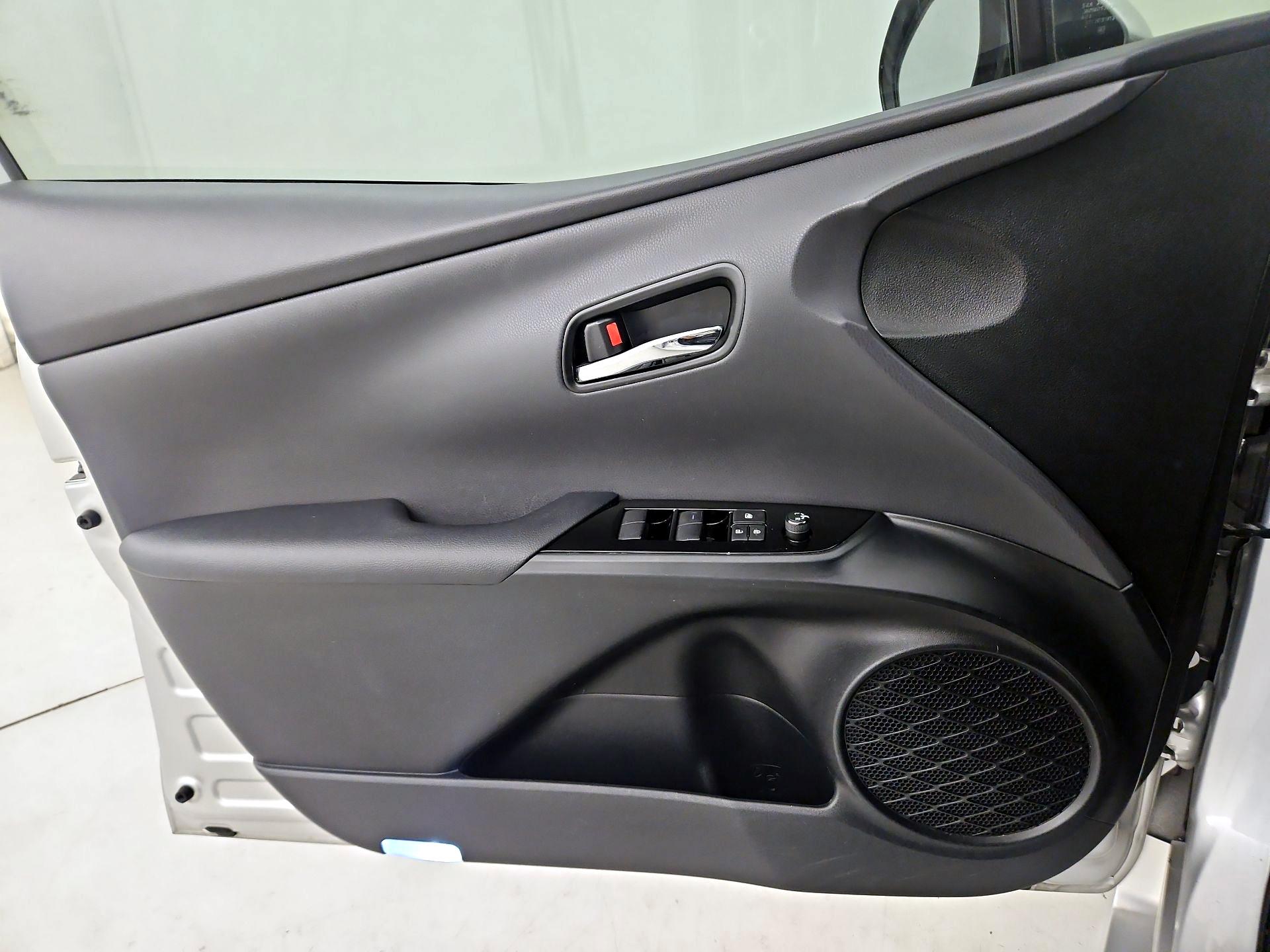 Thumbnail: 2021 Toyota Prius Prime - 12